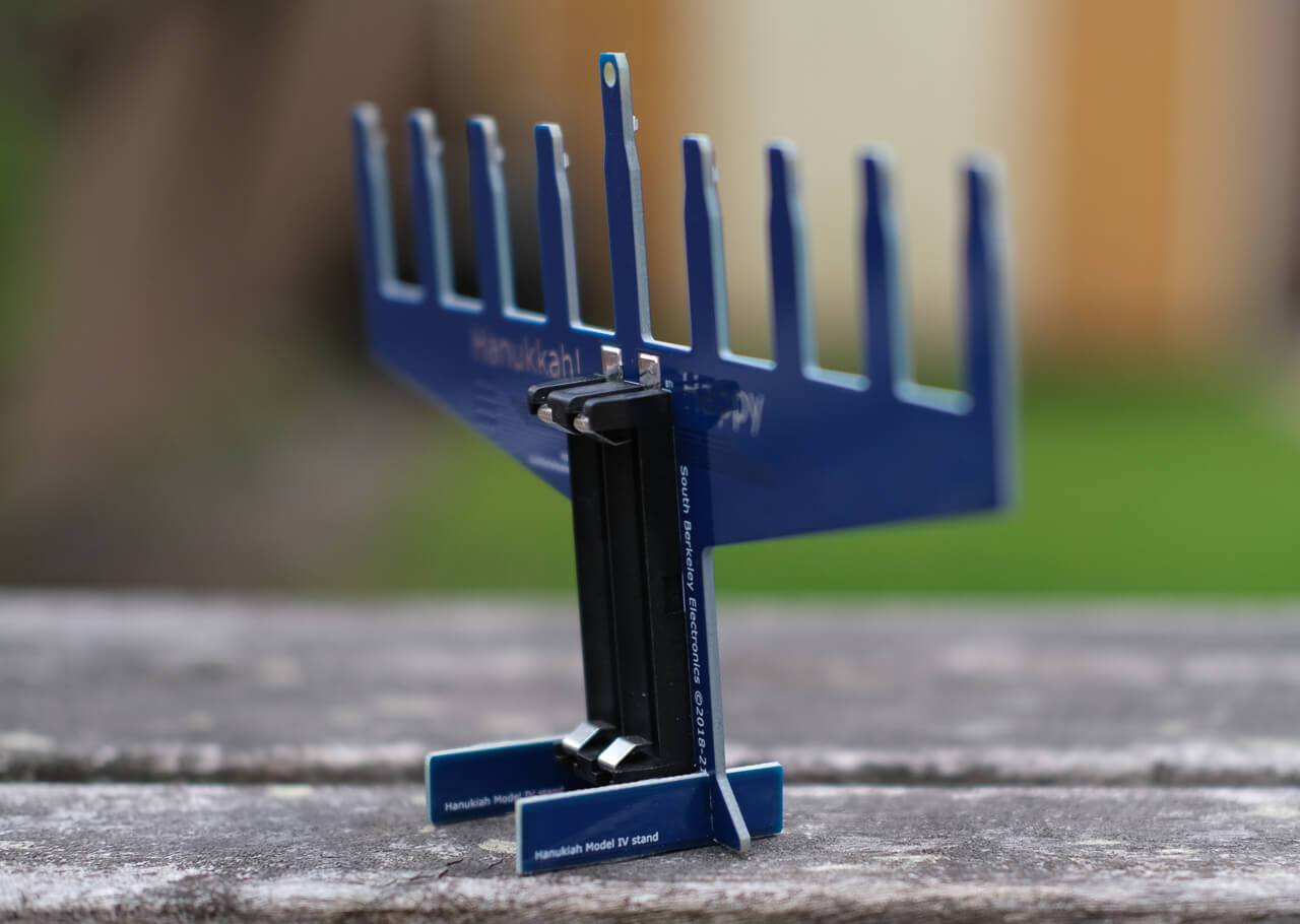 Electronic Circuit Board Menorah Model III、mySite、topwebapps