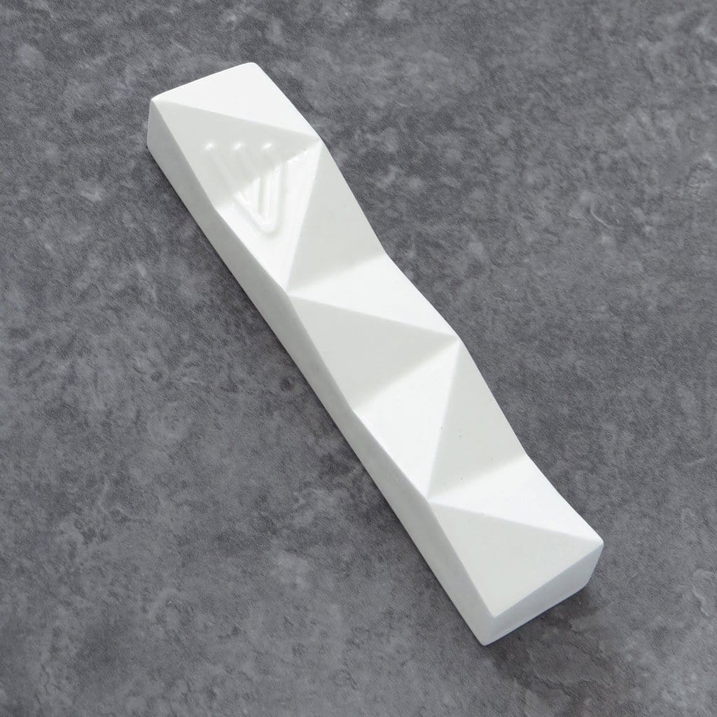 White Bold Shin Studio Armadillo Mezuzah、mySite、topwebapps