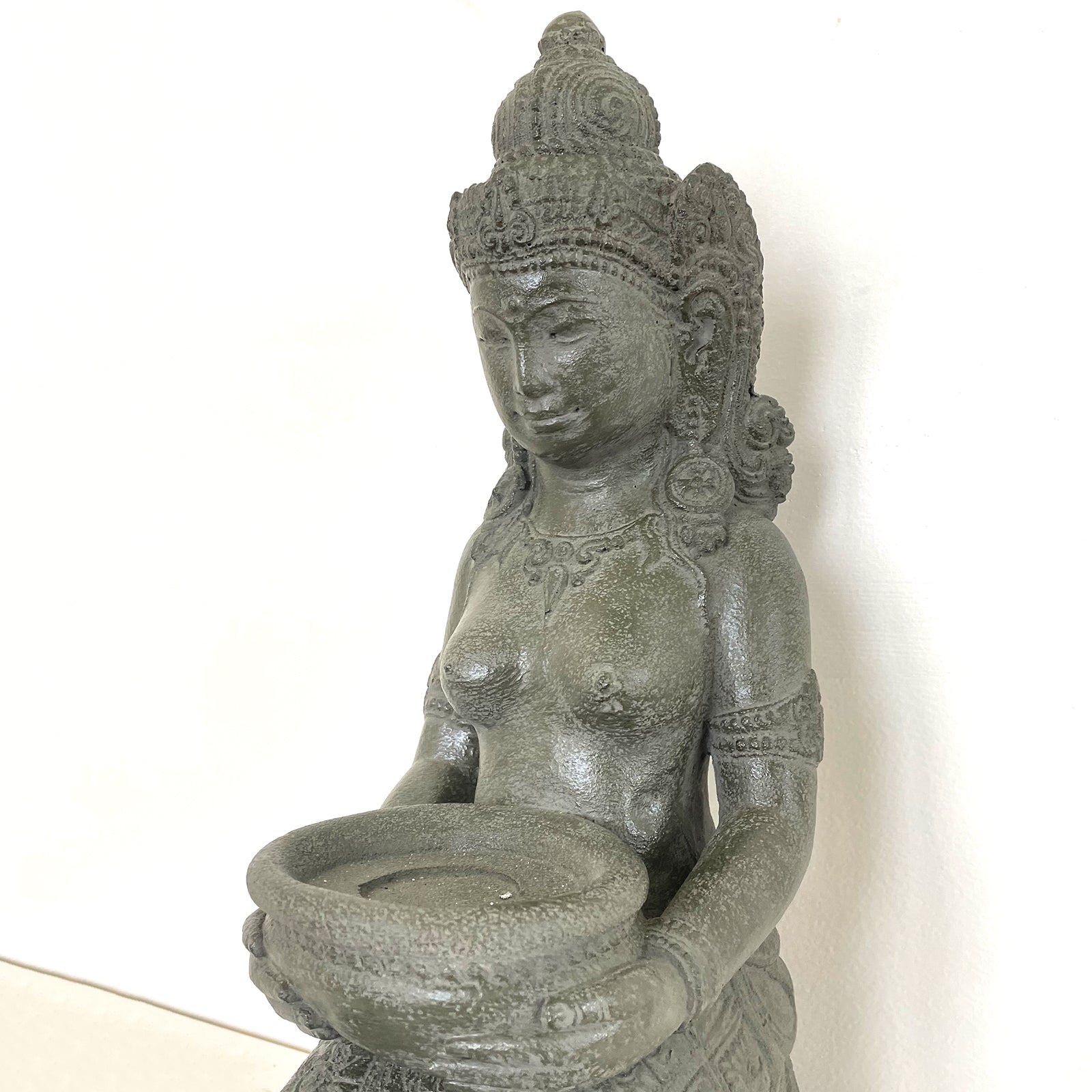 Kneeling Tara Garden Statue、mySite、topwebapps