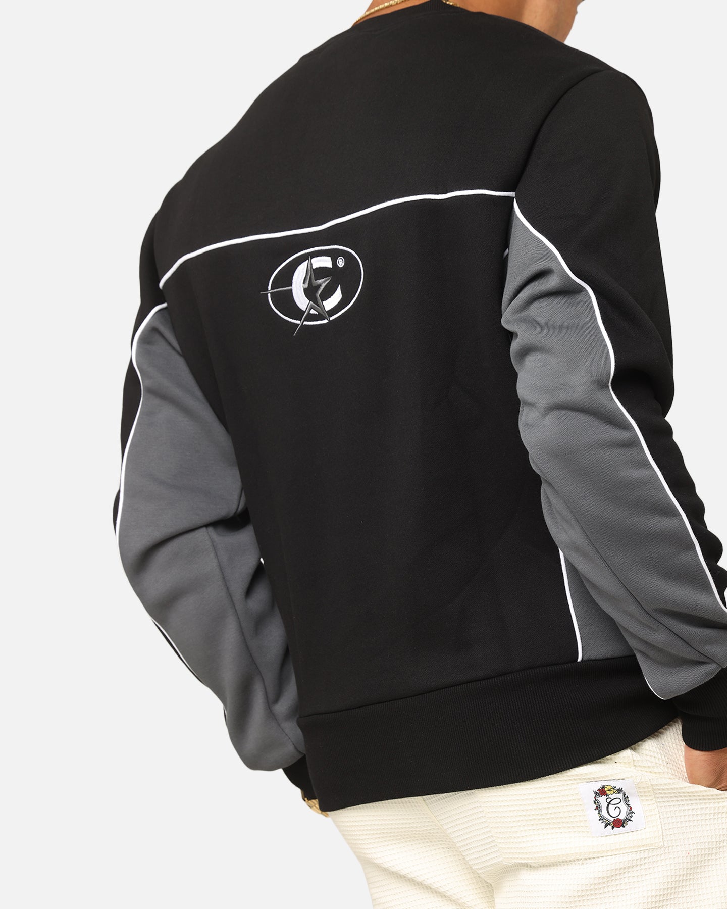 {product_title} - {shop_name}