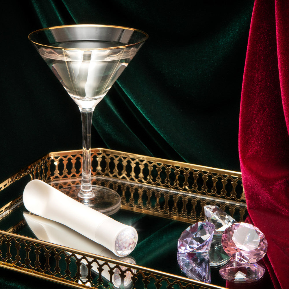 Oh My Gem By Blush® | Bold: 6.5 Inch Warming Clitoral Vibrator in Diamond with Powerful RumboTech™ Technology、mySite、bottomscart