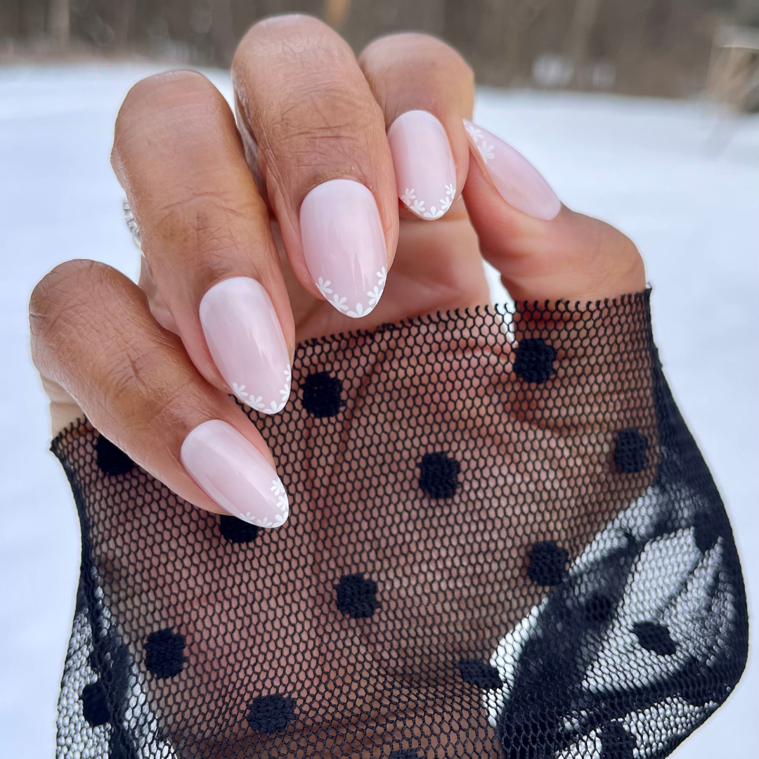 Delicate Daisy French - Press-On | Medium | Almond、mySite、solidvoid