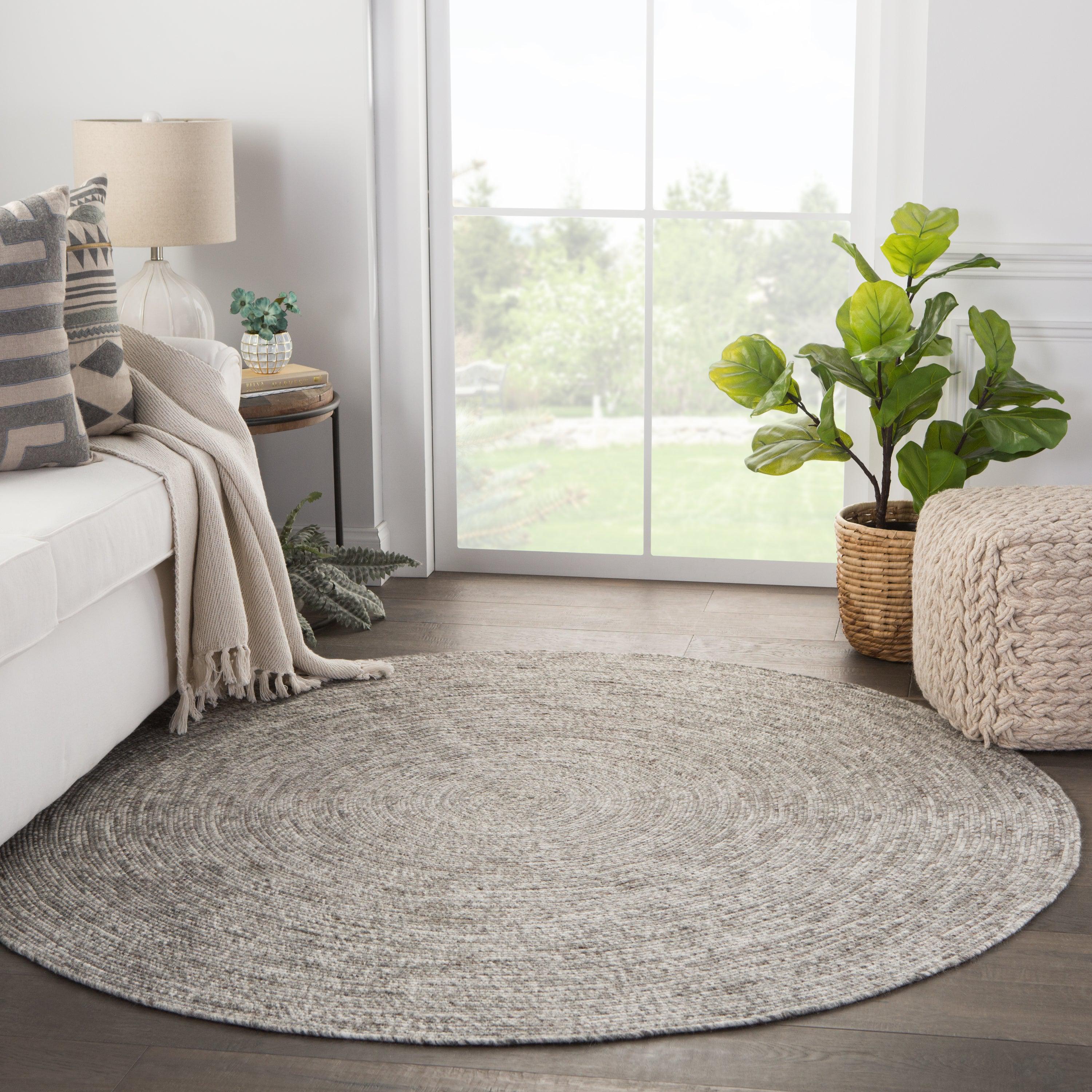 Tenby Natural Solid Gray White Round Area Rug、mySite、gigharbornorthrealestate