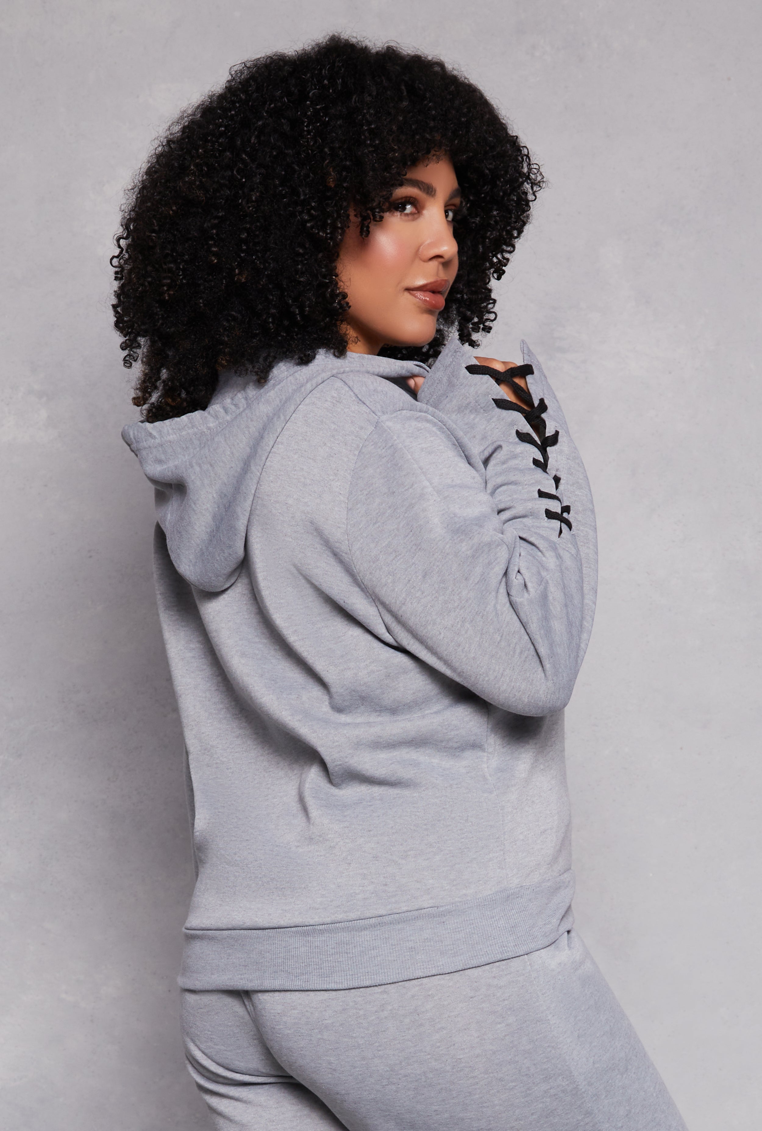 Plus Size Lace Up Sleeve Hooded Sweatshirt、mySite、camillekostekn