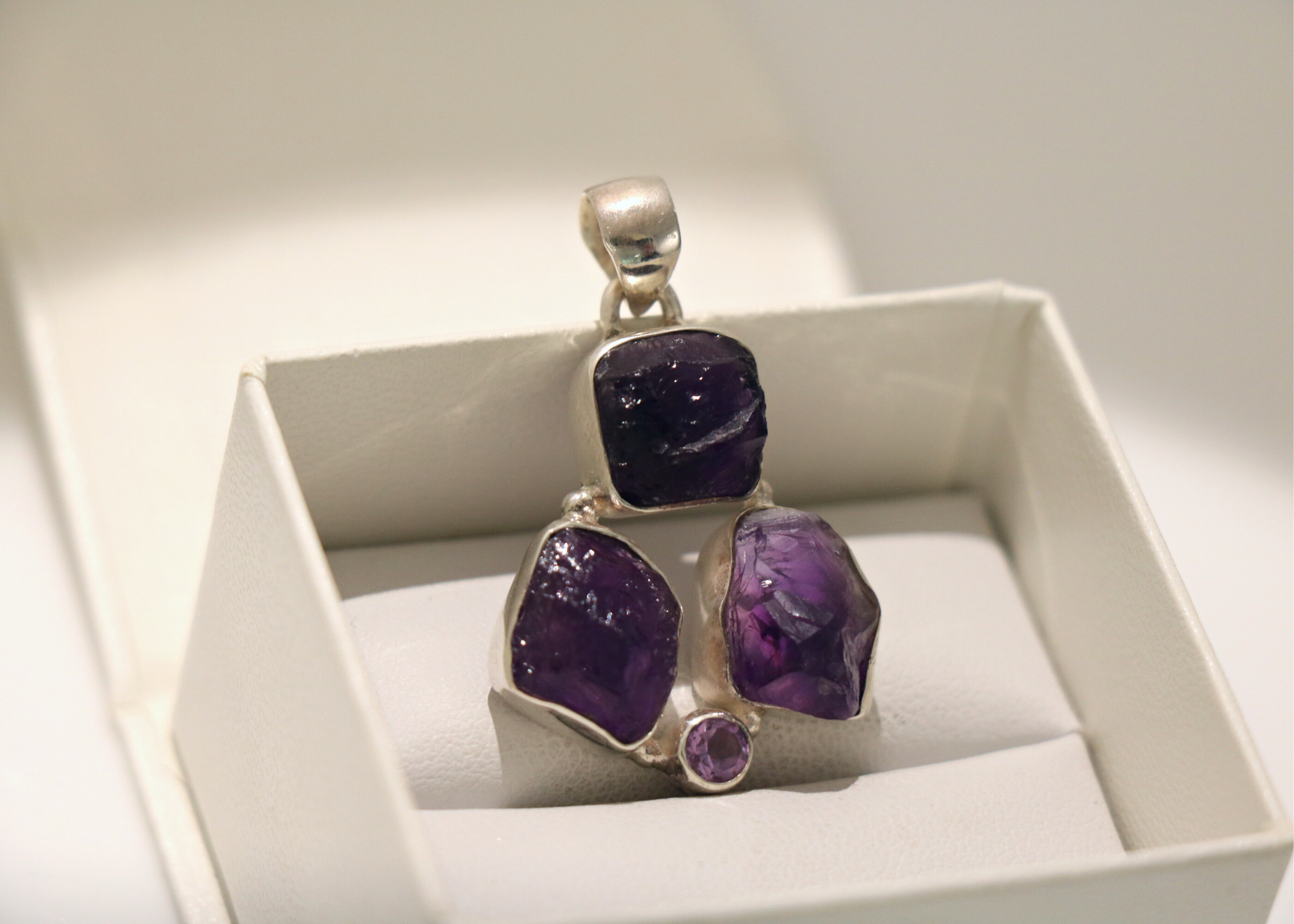 Trinity Amethyst Pendant (Sterling Silver)、mySite、topwebapps