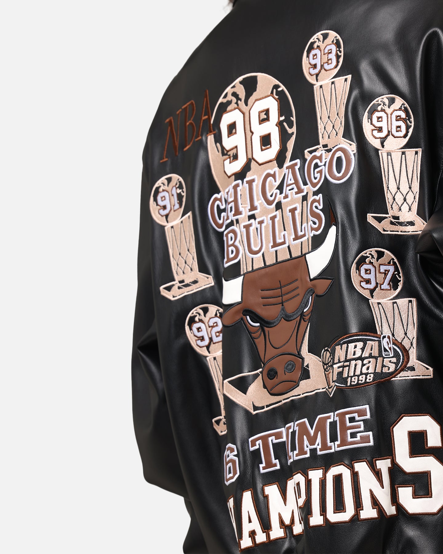 Mitchell & Ness Chicago Bulls 6 Time Jacket Black、mySite、zt4zffjzw