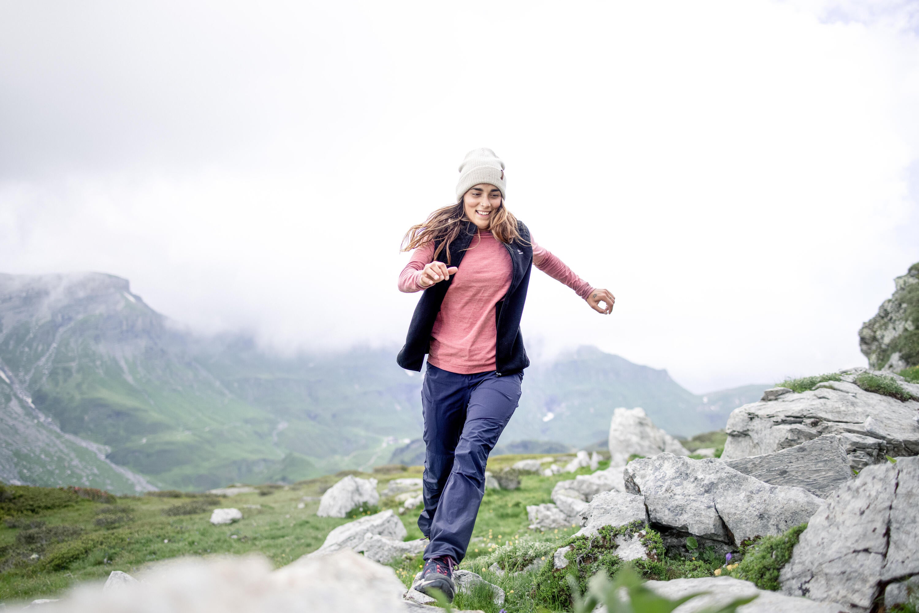 Quechua Women's Hiking Fleece Gilet - MH120、mySite、neckold