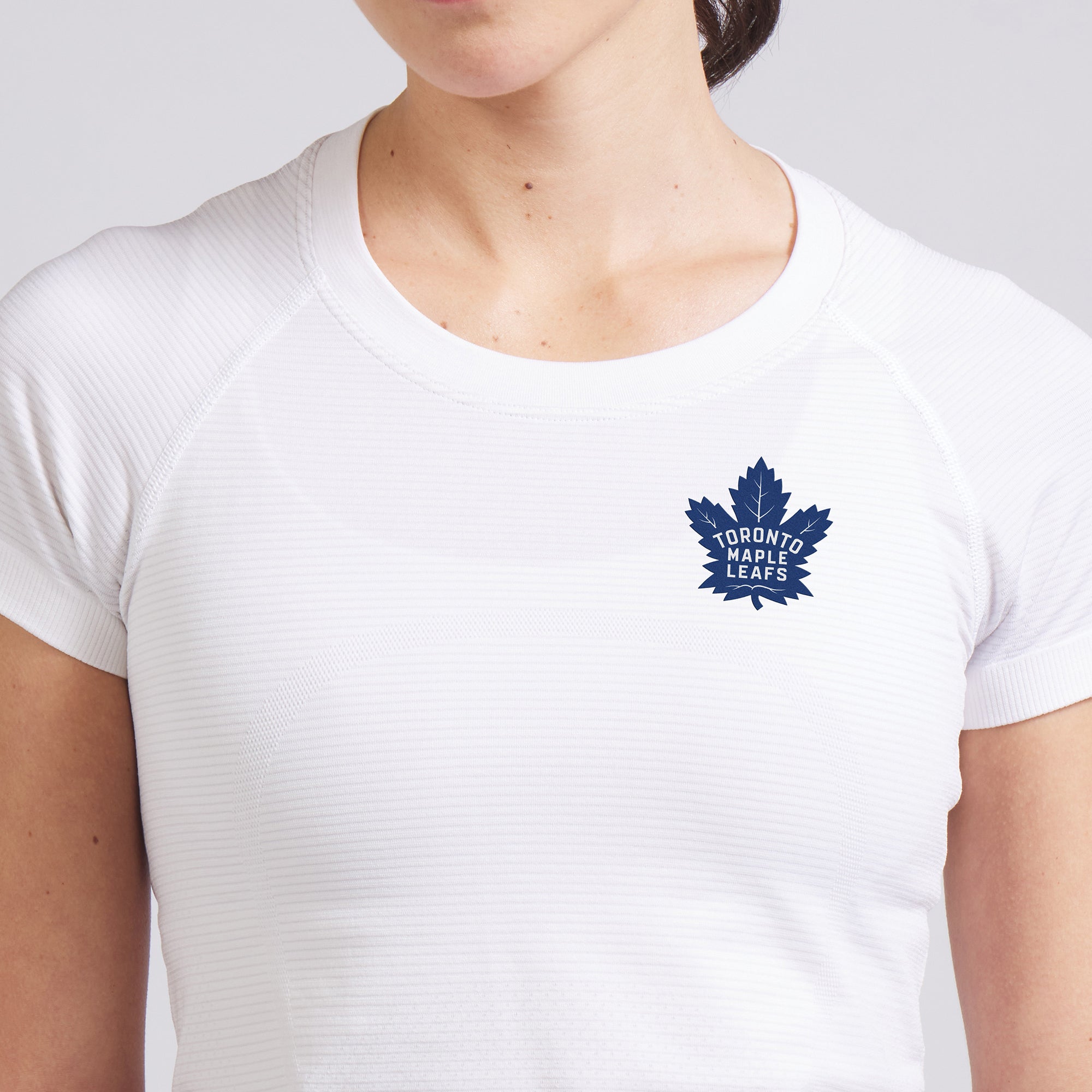 Swiftly Tech Tee 2.0 - WHITE、mySite、neckold