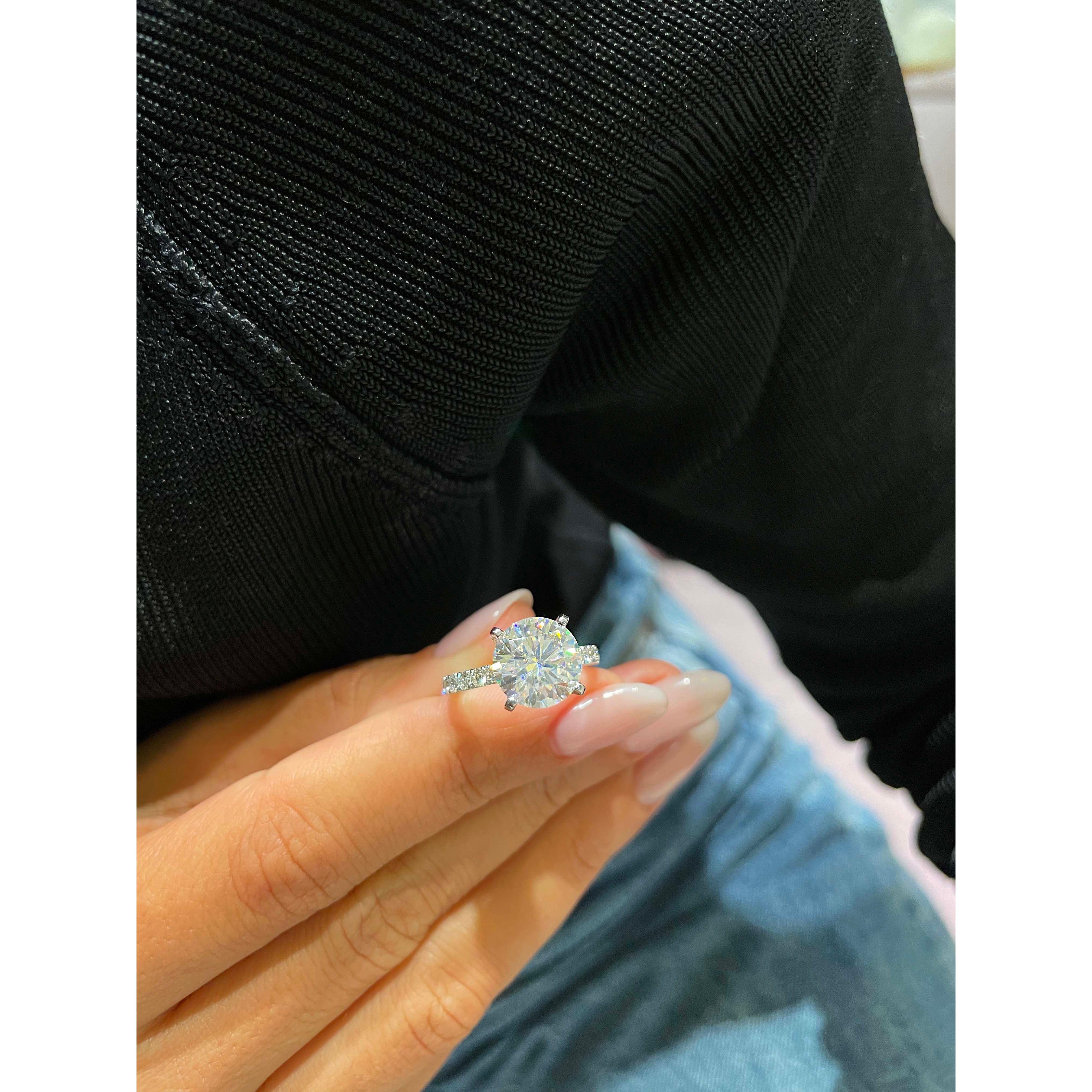 Alison Glow Moissanite & Diamond Ring -Platinum、mySite、hinf8tx79