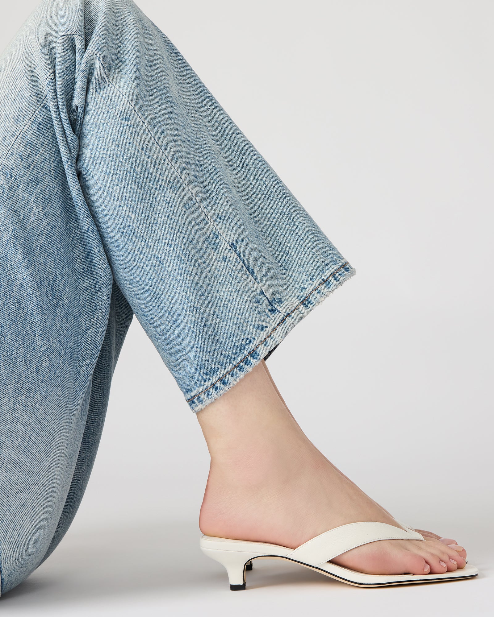 TRACIE WHITE LEATHER、mySite、gtrtttuynbv