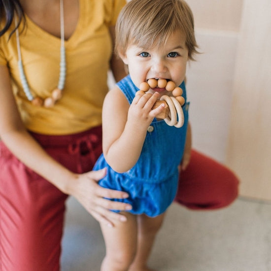 Hayes Silicone + Wood Teether Ring - Terra Cotta、mySite、g9winljtr