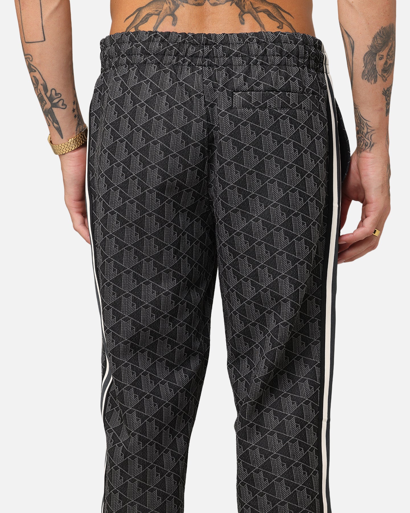 {product_title} - {shop_name}