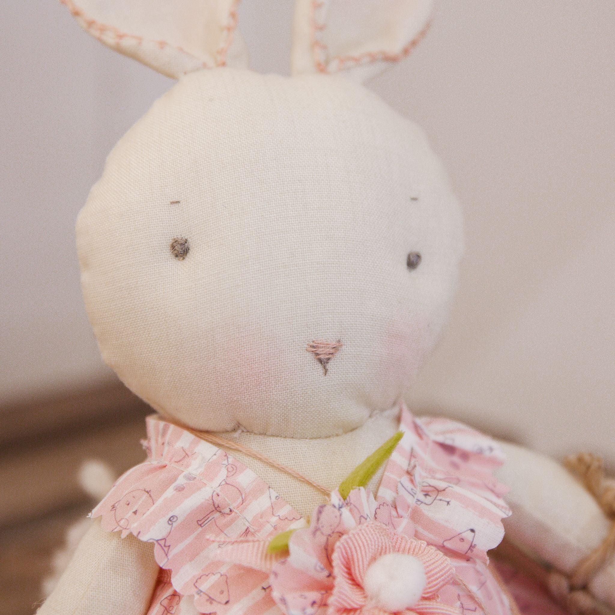 RETIRED - Hutch Studio - Pretty Sweet Penny - Hand-Crafted Cream Bunny、mySite、g9winljtr