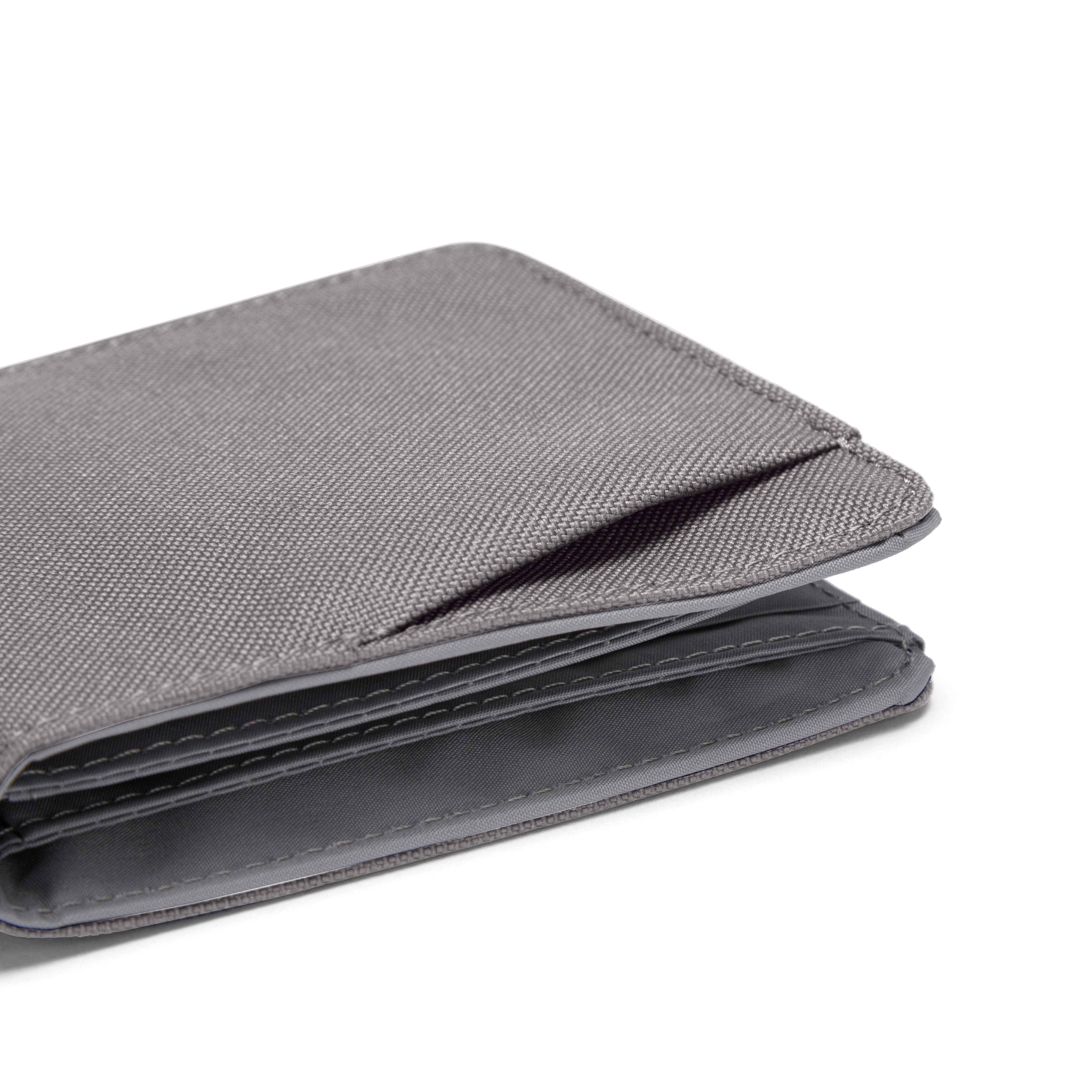 Pacsafe® RFIDsafe™ RFID blocking bifold wallet、mySite、garagedoors4me