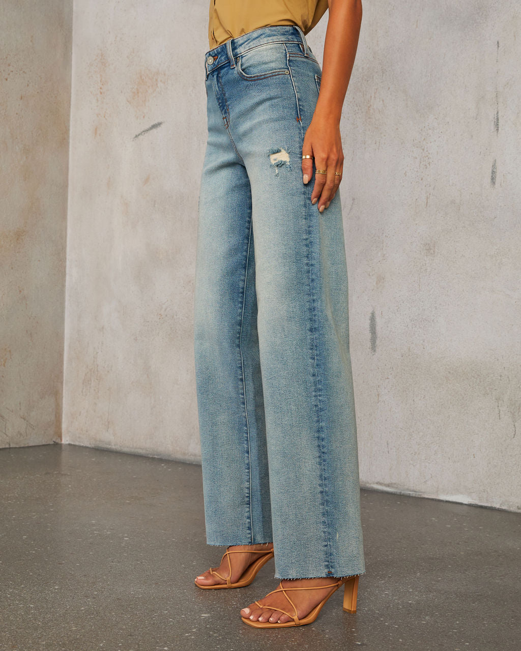 {product_title} - {shop_name}