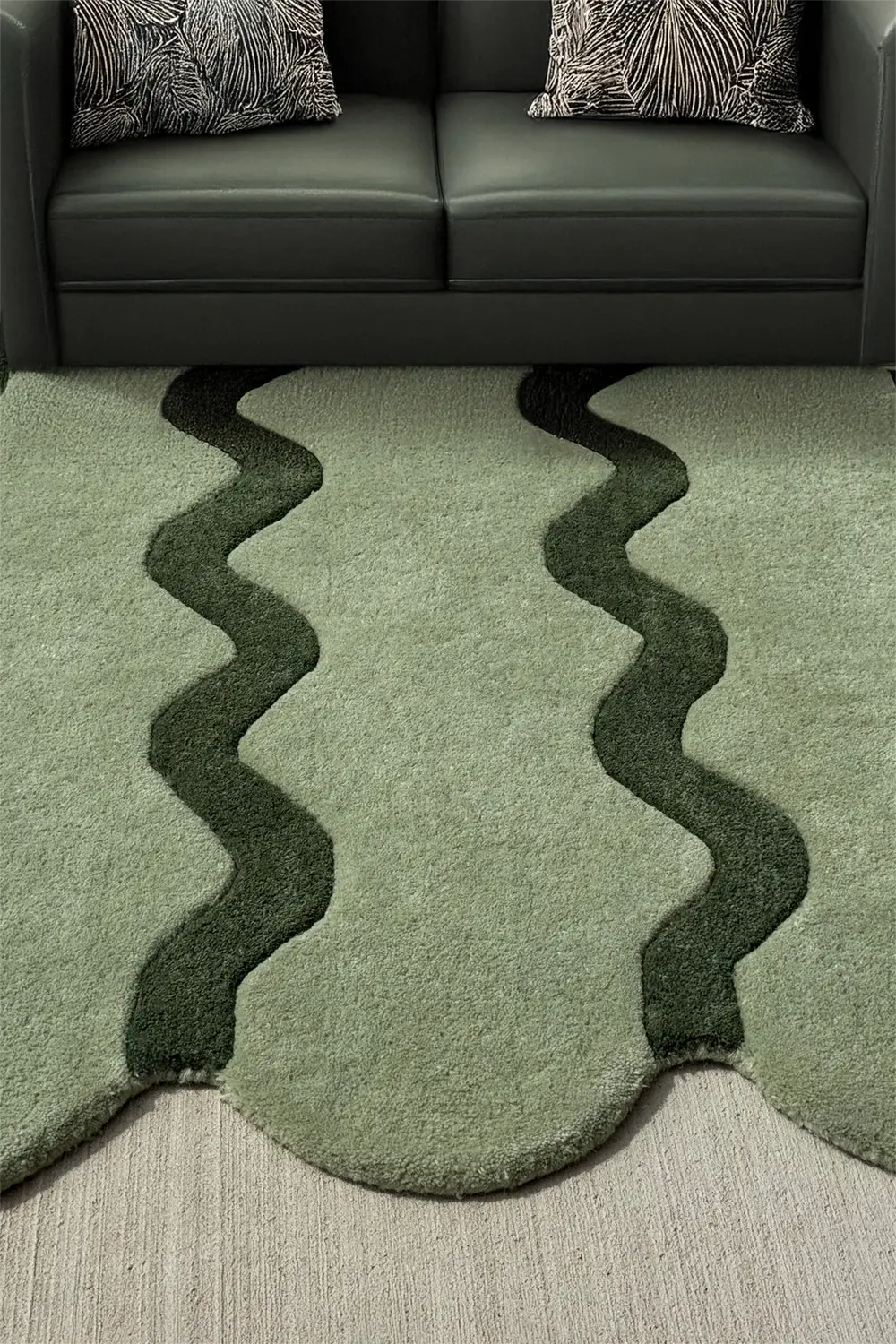 Green Sculpted Edge Hand Tufted Wool Rug、mySite、gigharbornorthrealestate