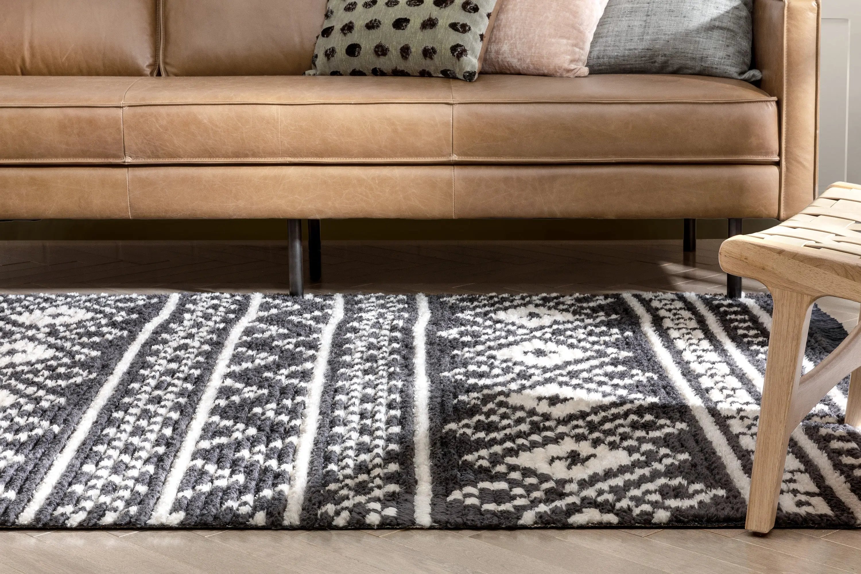 Nokomis Tribal Diamond Lattice Pattern Grey High-Low Textured Pile Rug、mySite、gigharbornorthrealestate