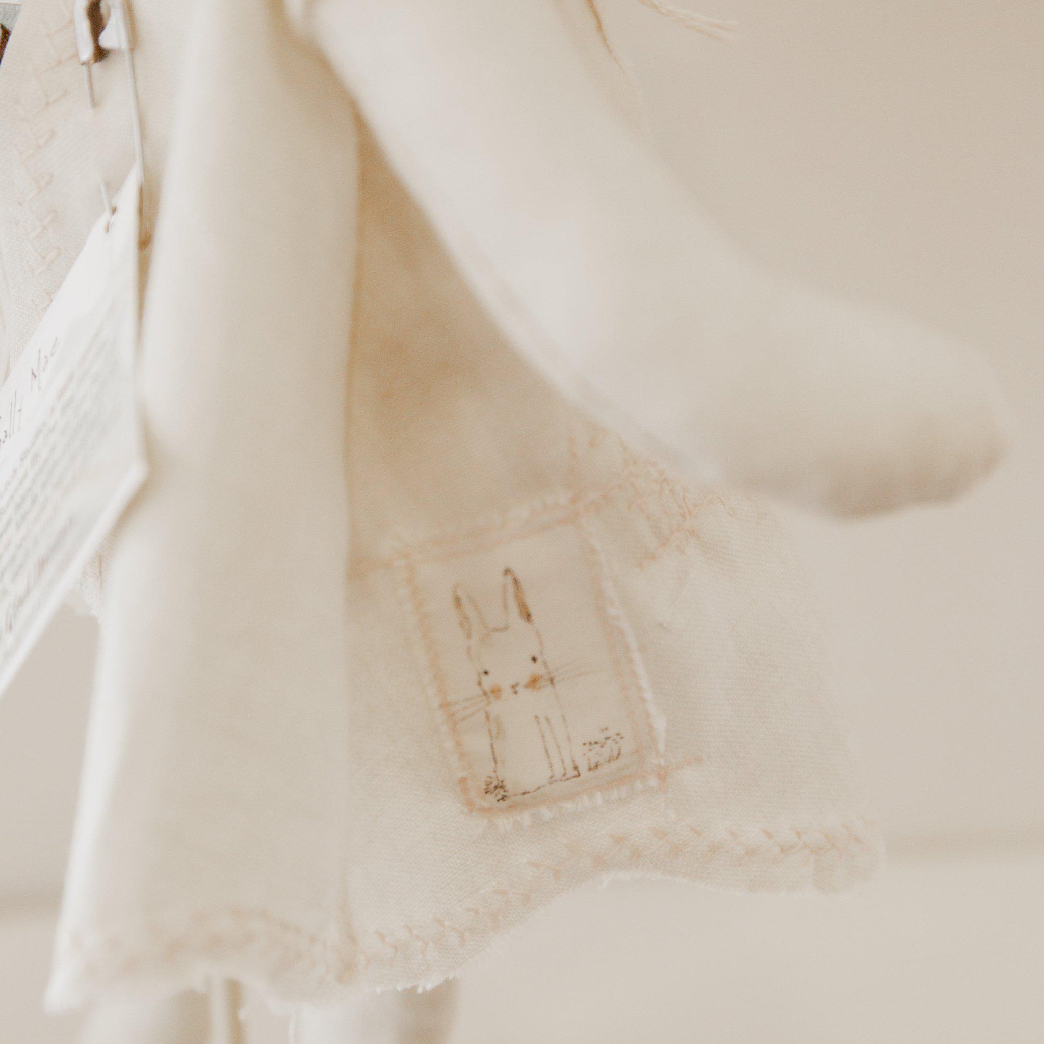 RETIRED - Hutch Studio - Sallie Annie 1 - One of a Kind Bunny、mySite、g9winljtr