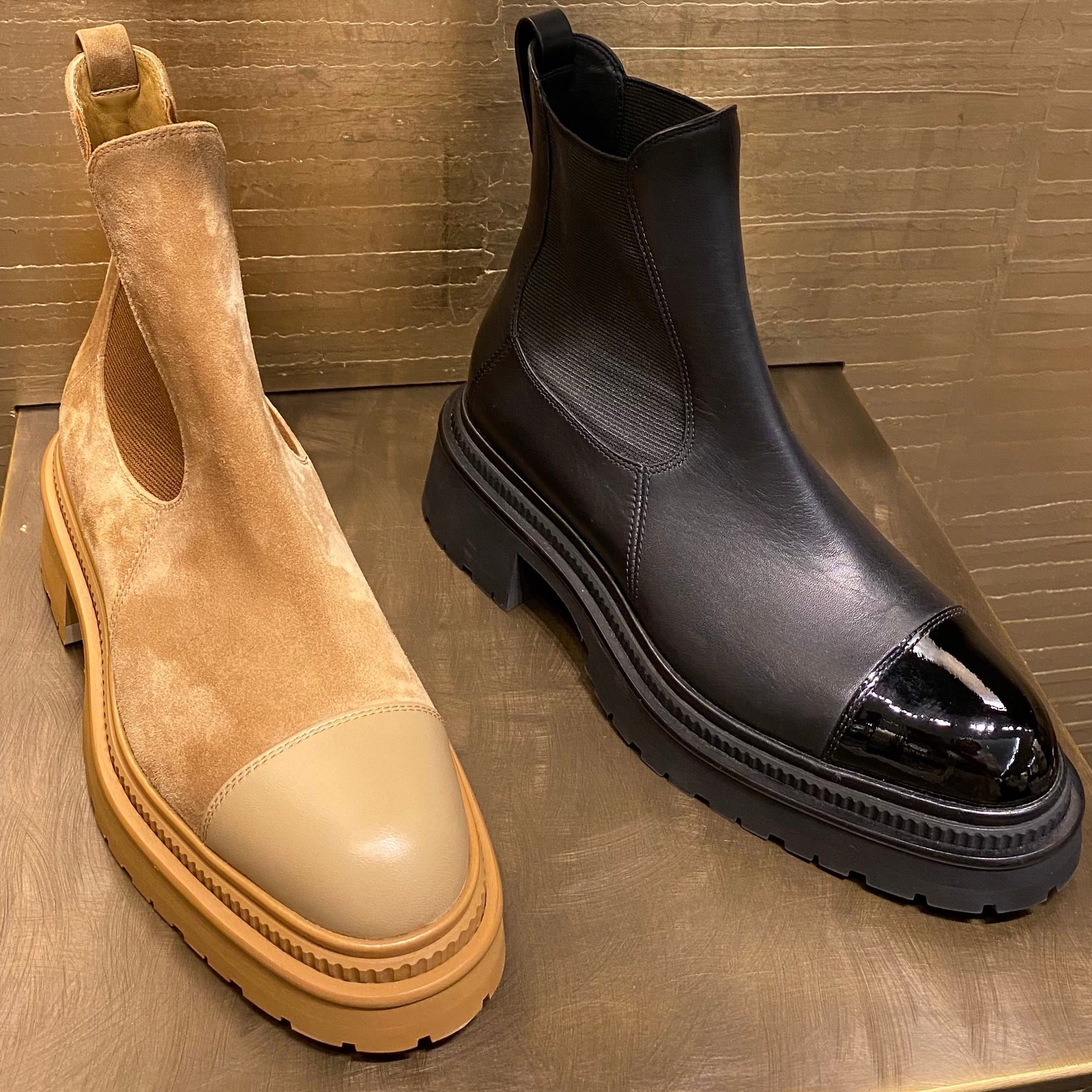 CHANEL Fall-Winter 22/23 brown suede ankle boots、mySite、garminoutage.com