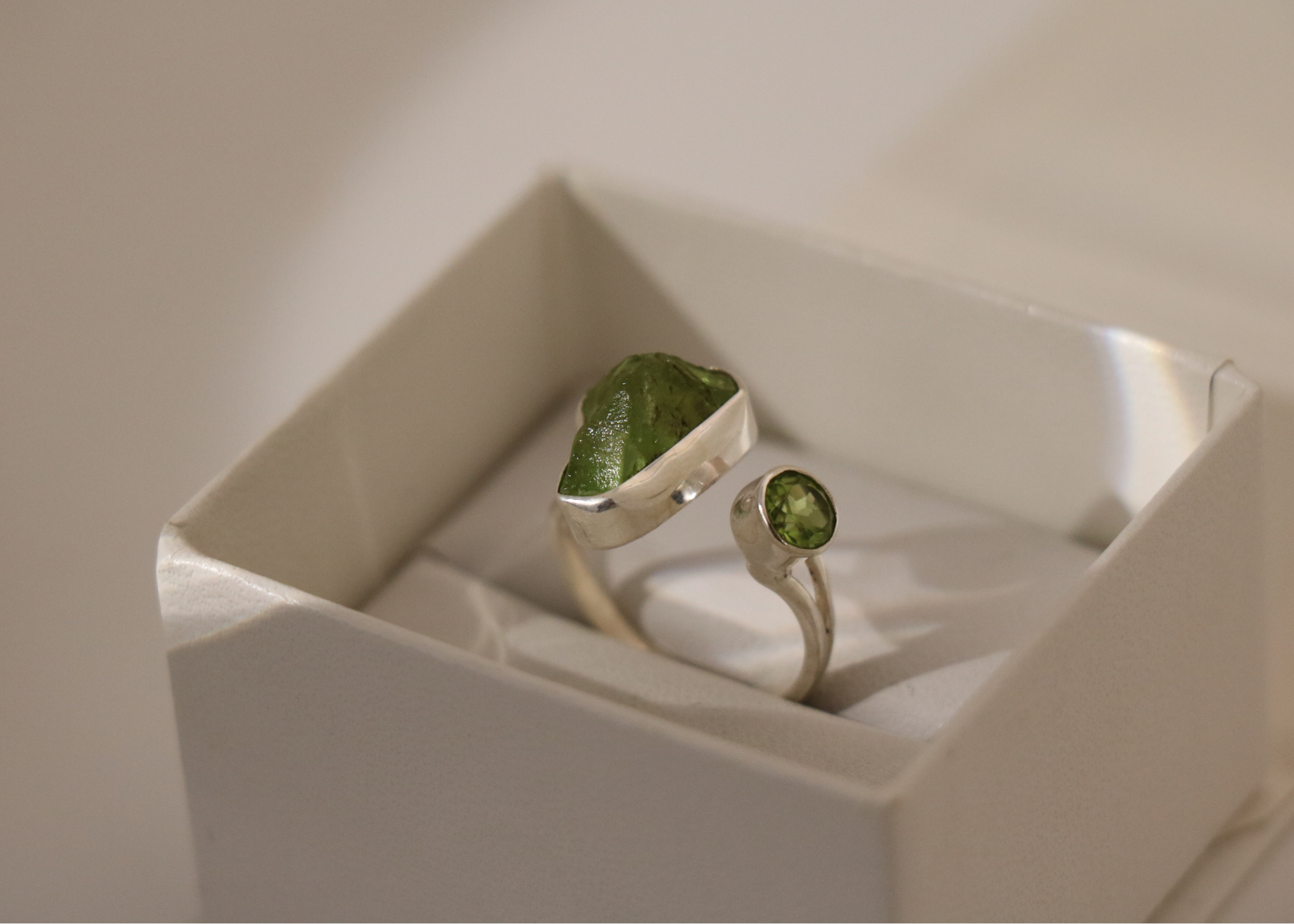 Raw and Polished Peridot Ring (Sterling Silver)、mySite、topwebapps