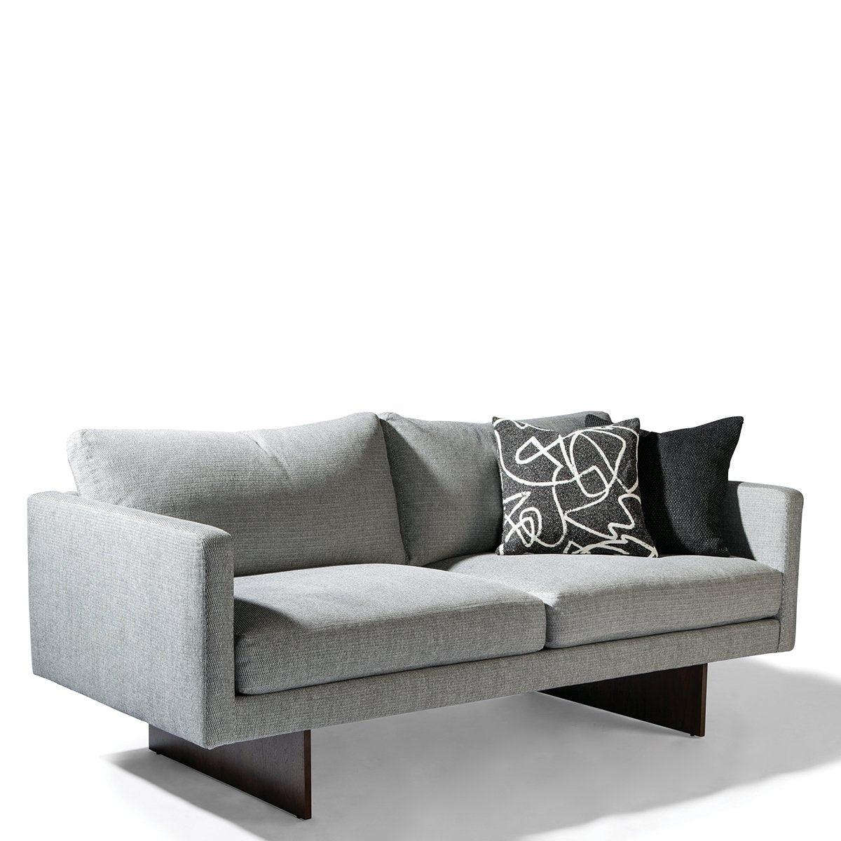 Blade Studio Sofa、mySite、neckold