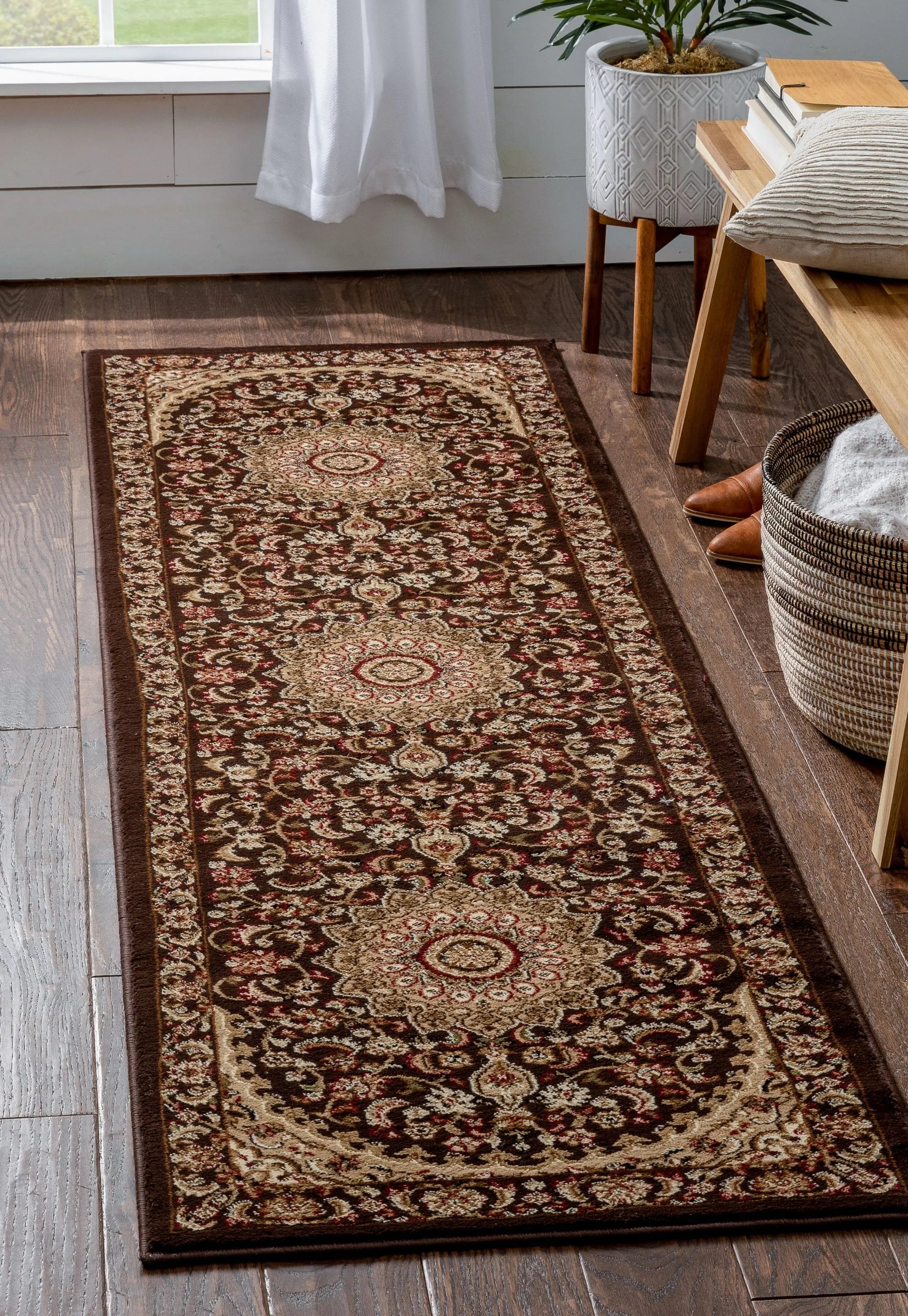 Aviva Black Traditional Rug、mySite、gigharbornorthrealestate