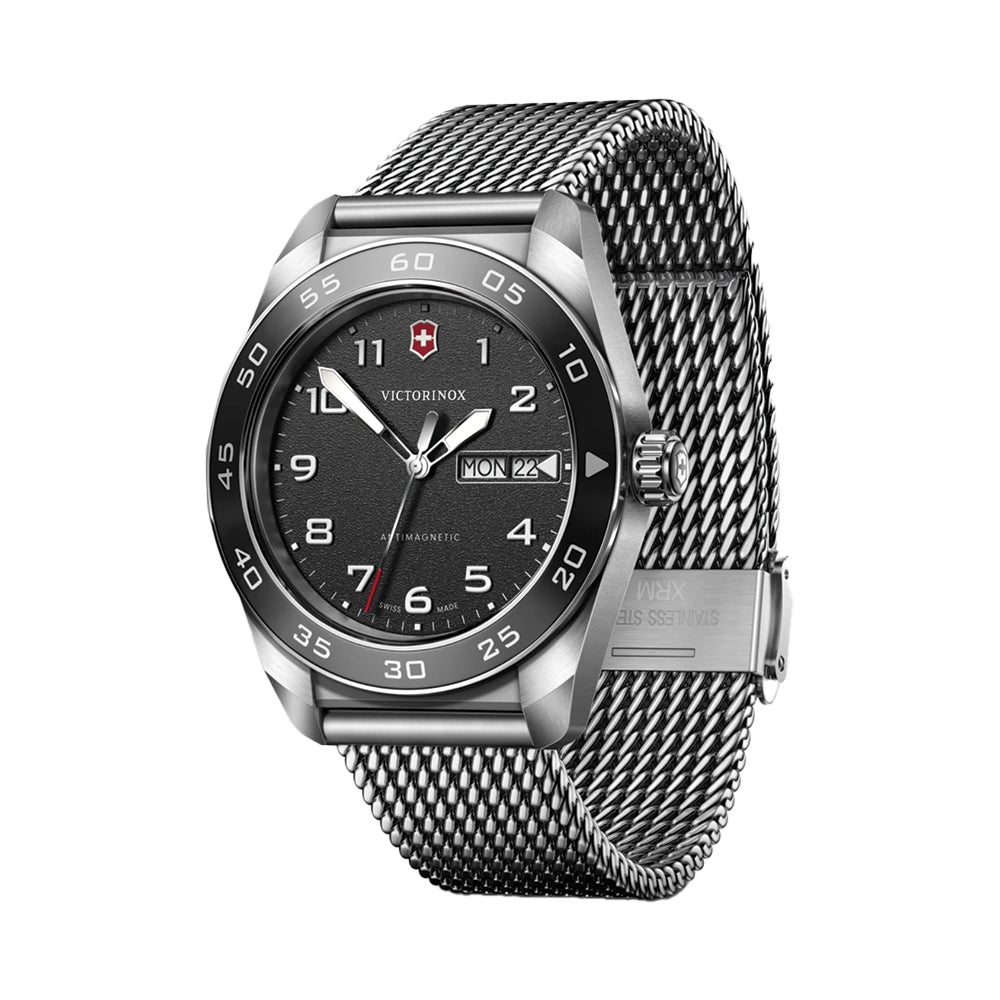 Swiss Army Quartz 42mm - Black on Bracelet、mySite、botmansion