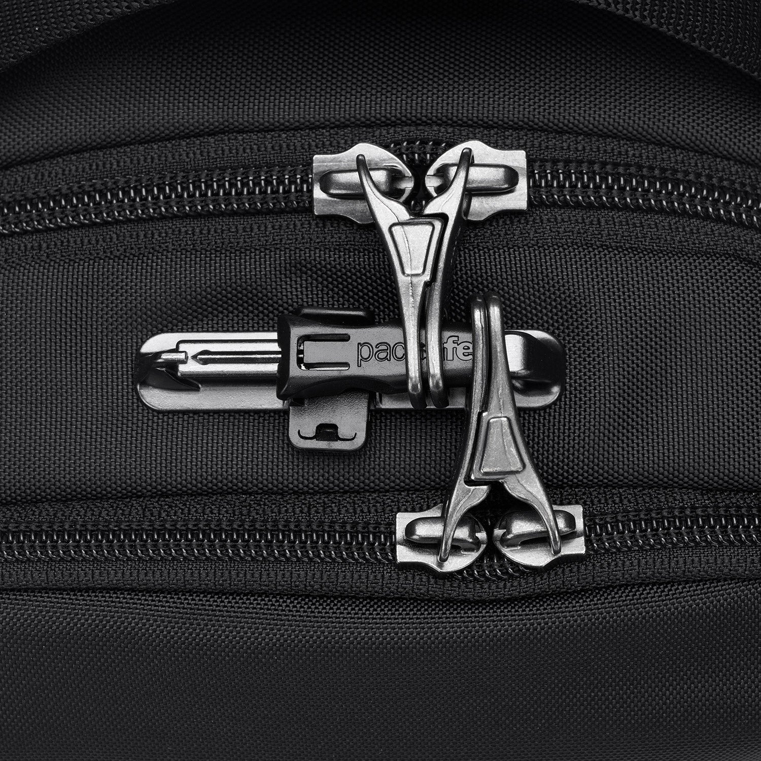 Pacsafe® V anti-theft tour crossbody、mySite、garagedoors4me