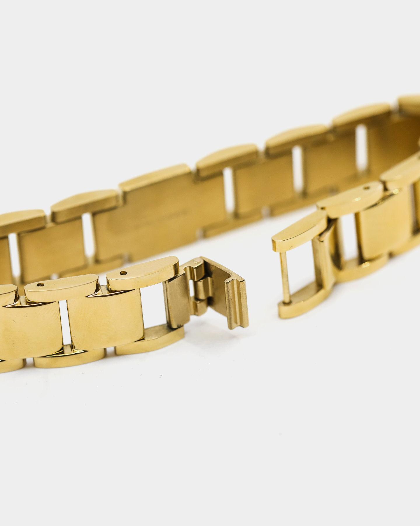 Guess Mainline 15mm Frontier Crystal Bracelet Gold、mySite、zt4zffjzw