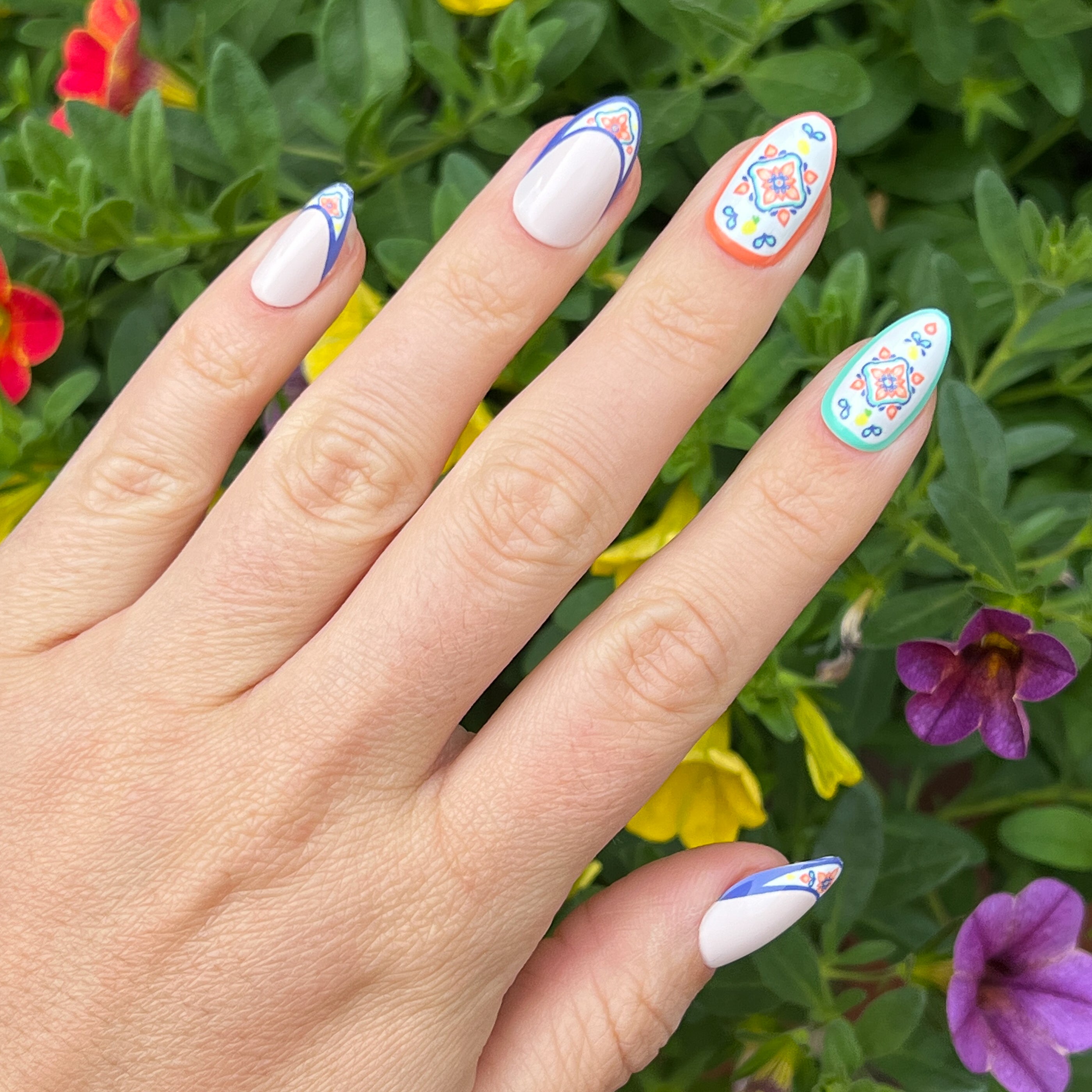 Italian Tile French - Press-On | Medium | Almond、mySite、solidvoid