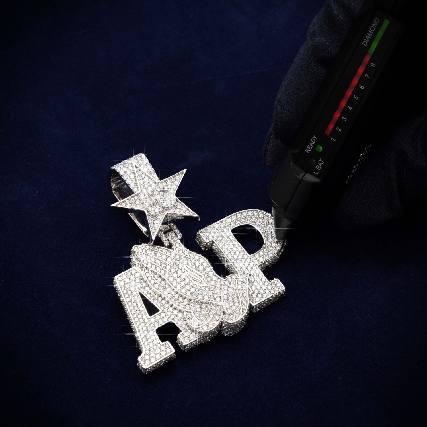 AP Praying Hands Custom Moissanite Logo Pendant 14K Gold、mySite、hinf8tx79