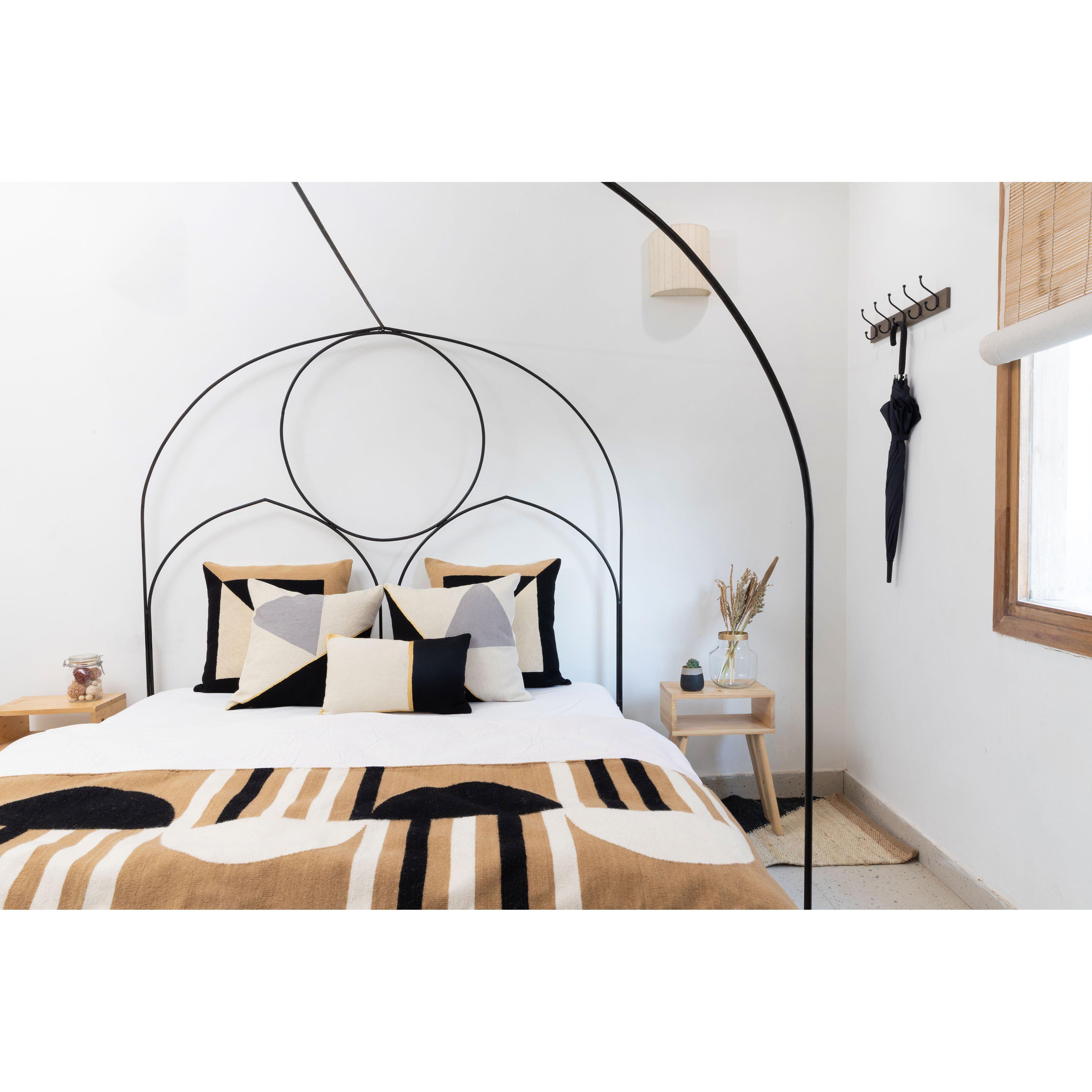 Nicole Ivory/Ebony Pillow、mySite、gigharbornorthrealestate