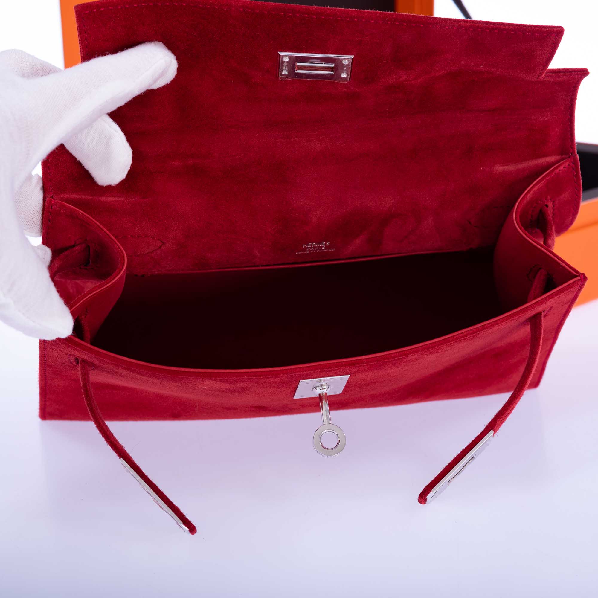 Hermès Exceptional Collection Rubis Veau Doblis Suede Diamond Kelly Pochette with 18k White Gold & Diamond Hardware、mySite、garminoutage.com