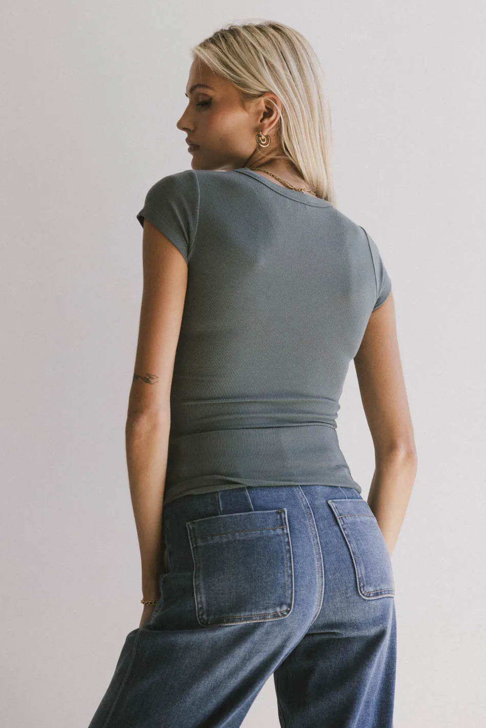 {product_title} - {shop_name}