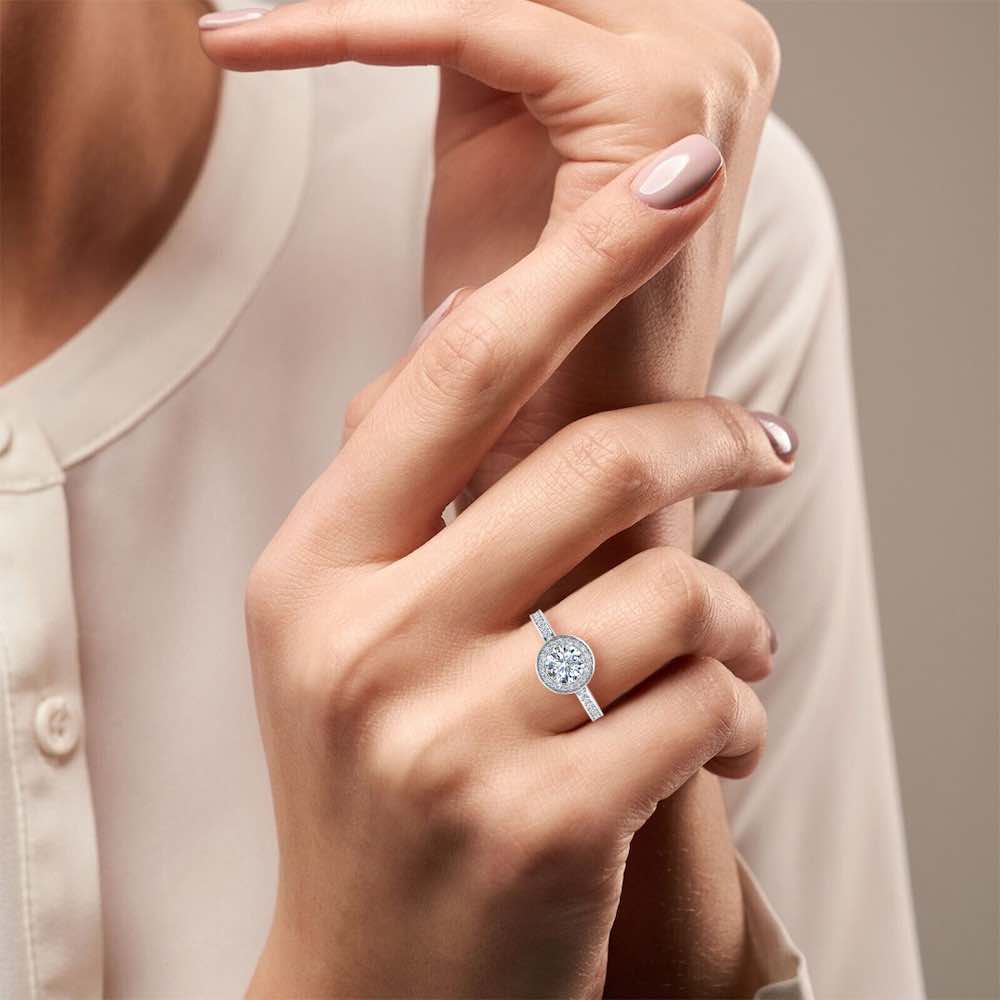 Brilliant Cut Halo Channel Set Moissanite Engagement Ring、mySite、hinf8tx79