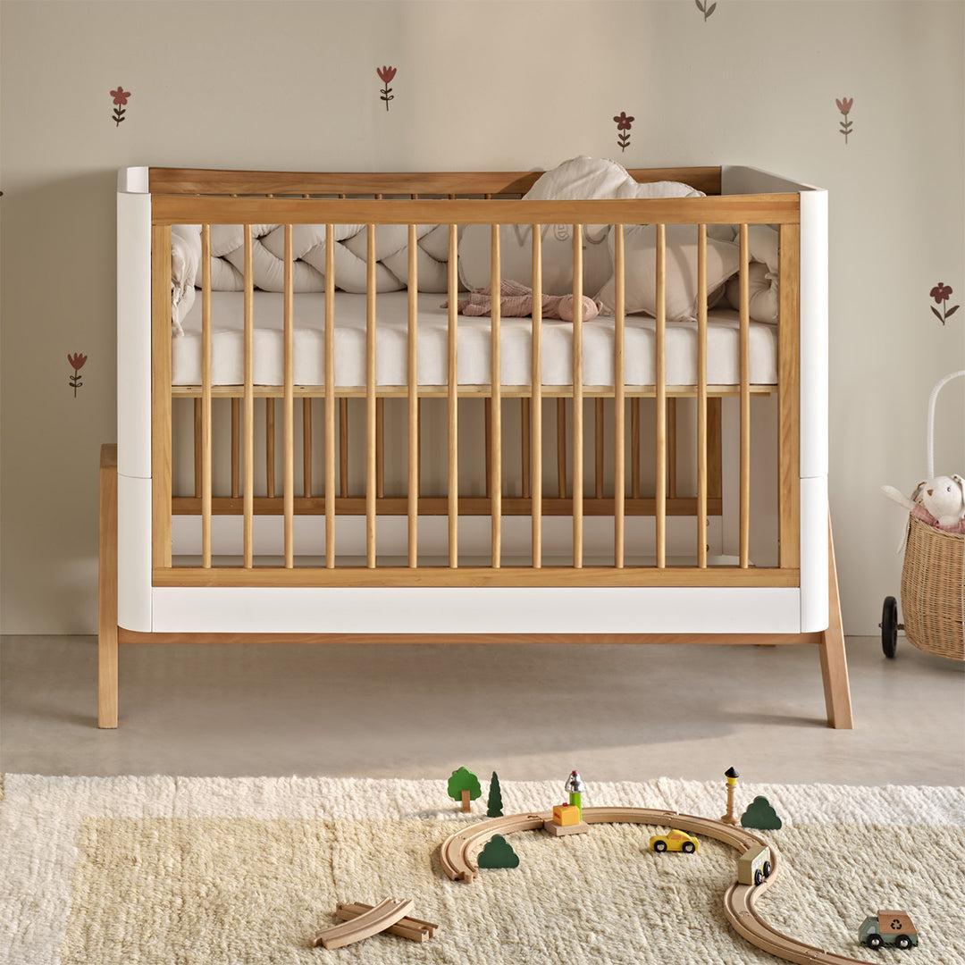  Gaia Baby Hera Cot Bed 'Studio Edit' - White / Oak、mySite、merchandisen