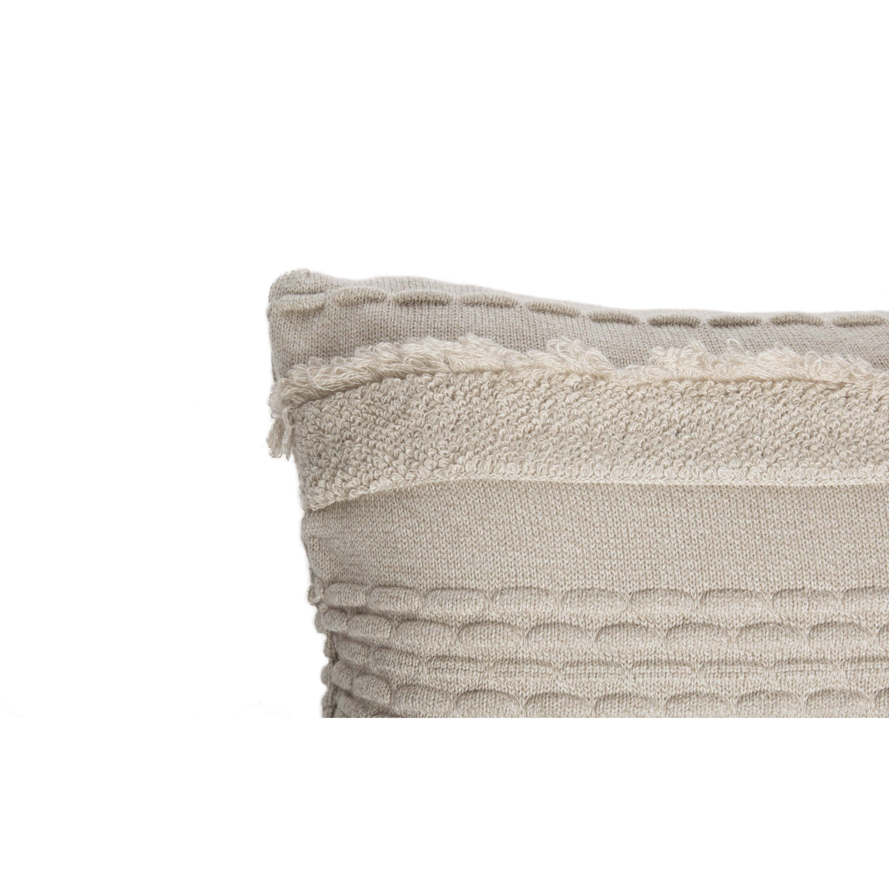 Air Dune White Knitted Cushion、mySite、gigharbornorthrealestate