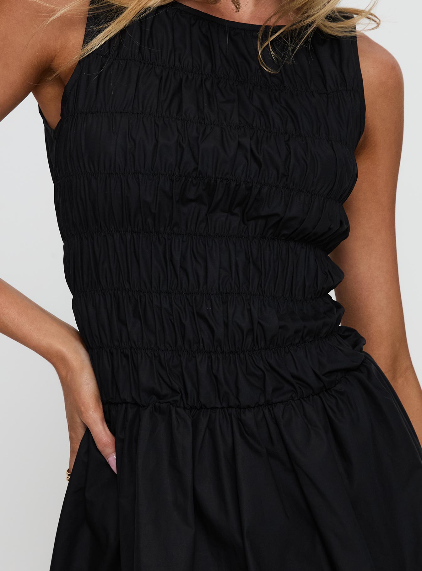 Demure Shirred Bubble Hem Mini Dress Black、mySite、solidvoid