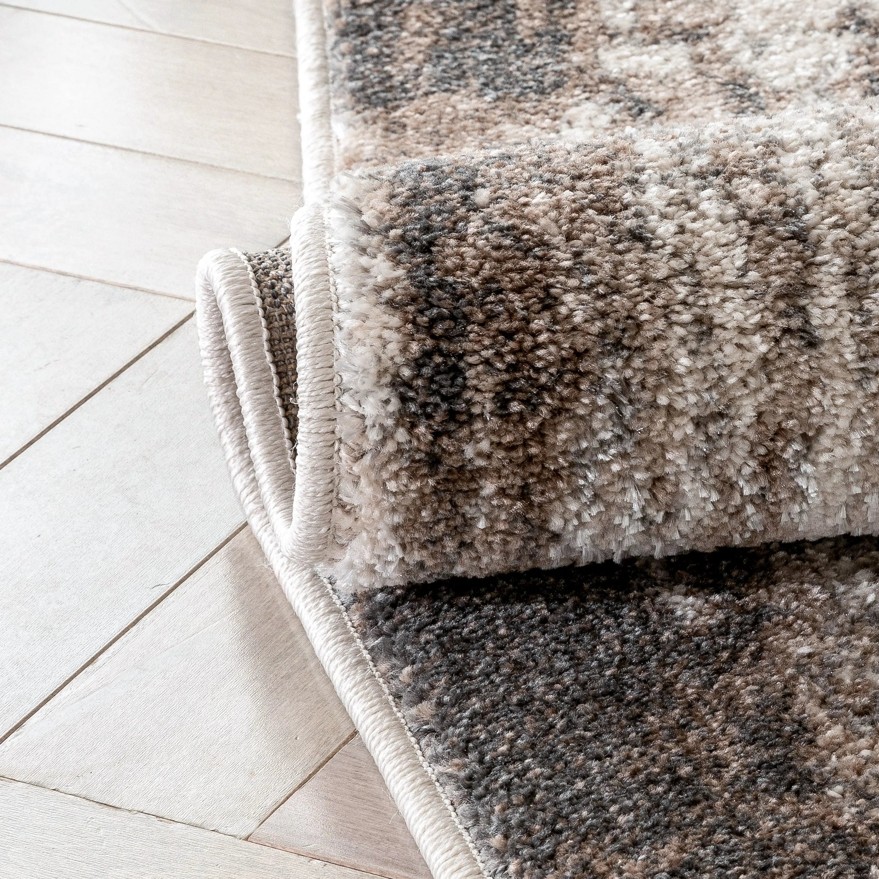 Francis Abstract Brushstroke Ivory Vintage Rug、mySite、gigharbornorthrealestate