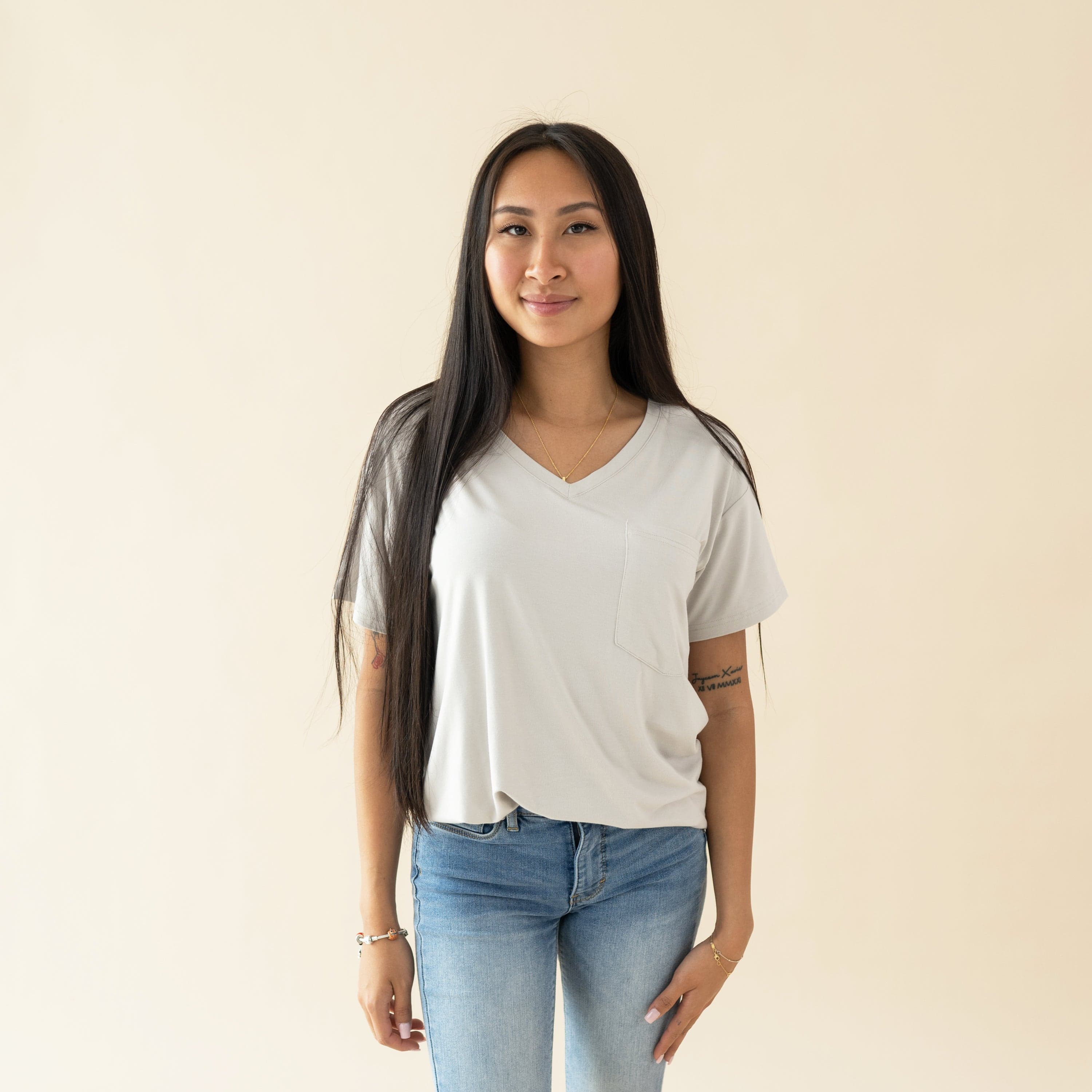  Women’s Relaxed Fit V-Neck in Oat、mySite、layawaytickets