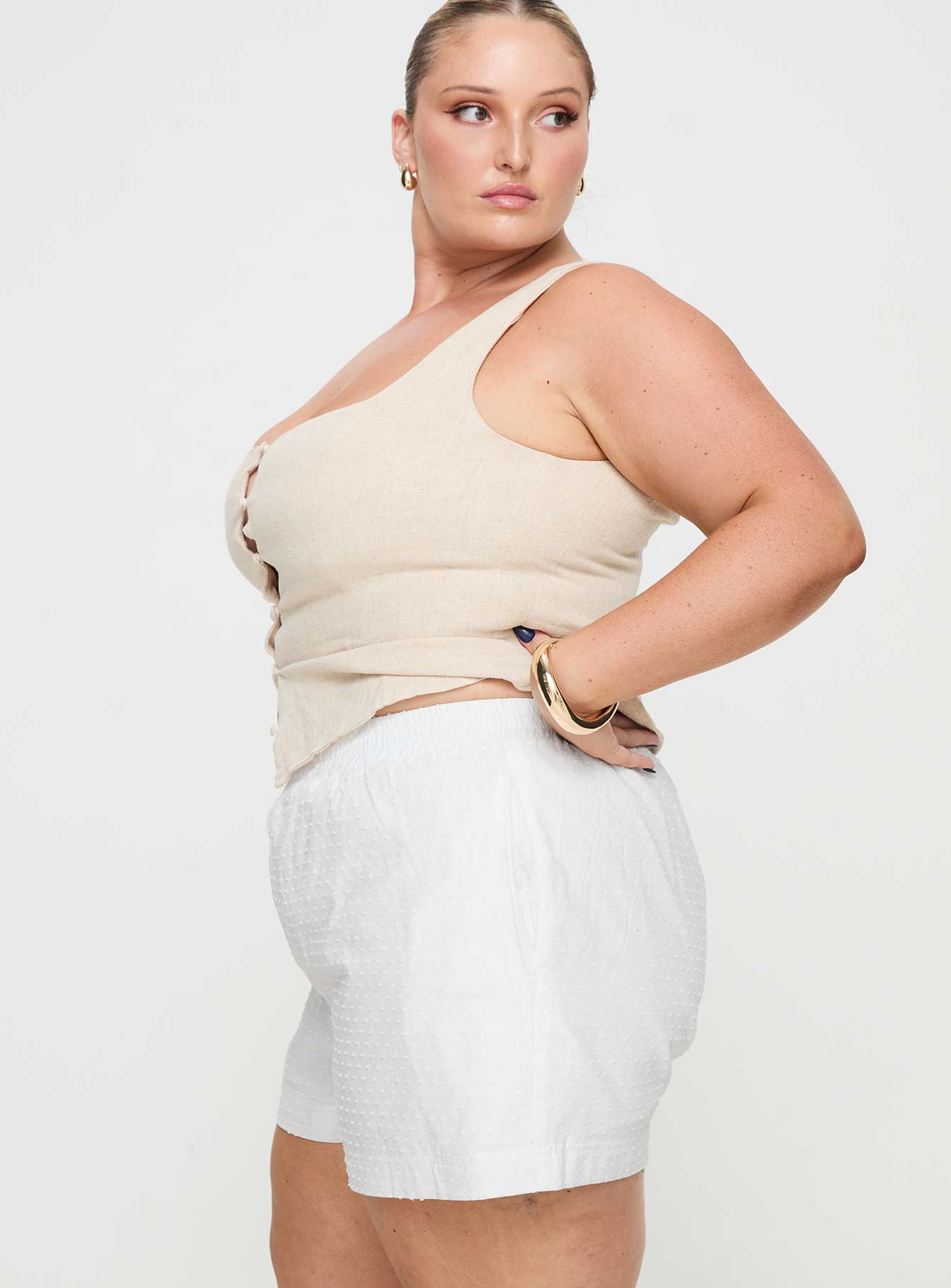 Dobby Shorts White Curve、mySite、solidvoid