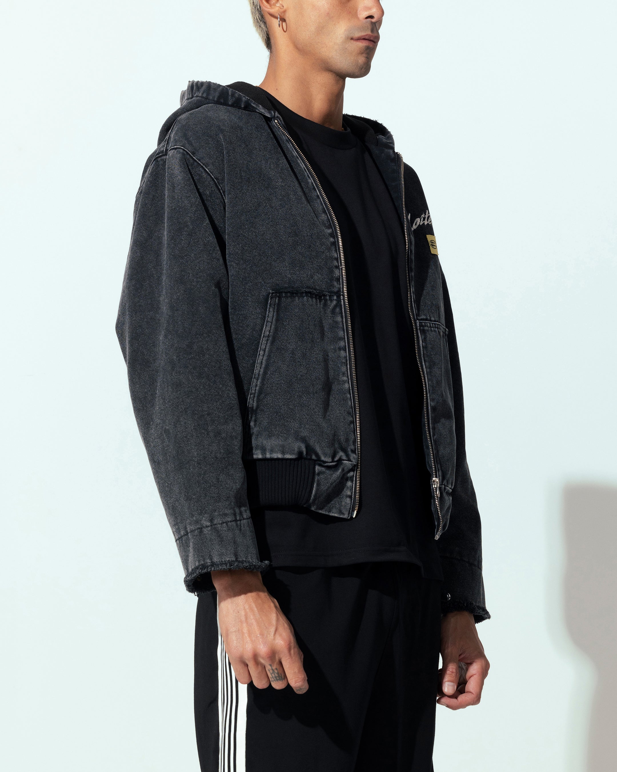 {product_title} - {shop_name}