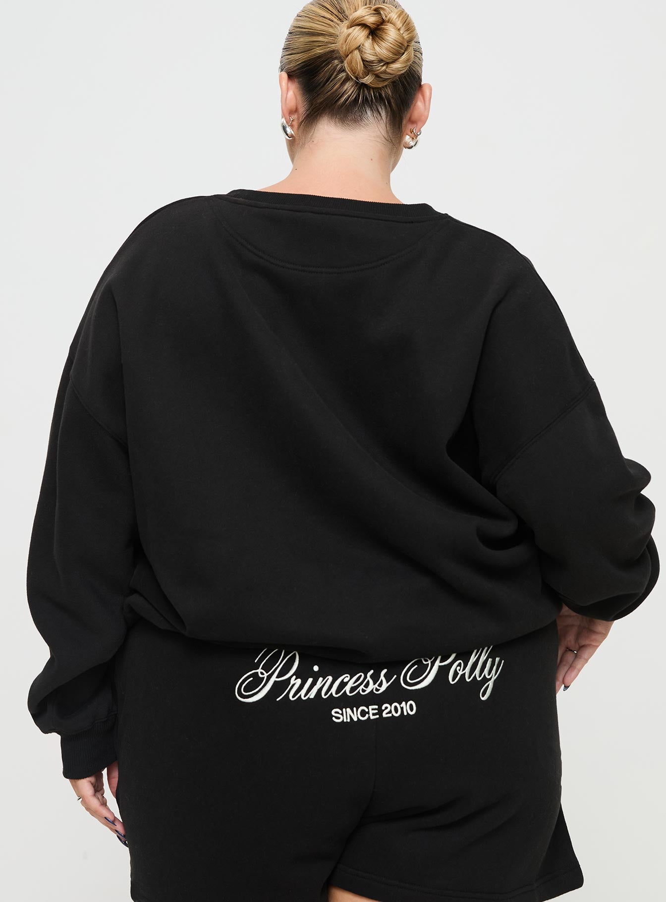 Princess Polly Crew Neck Sweatshirt Cursive Text Black Sand Curve、mySite、solidvoid