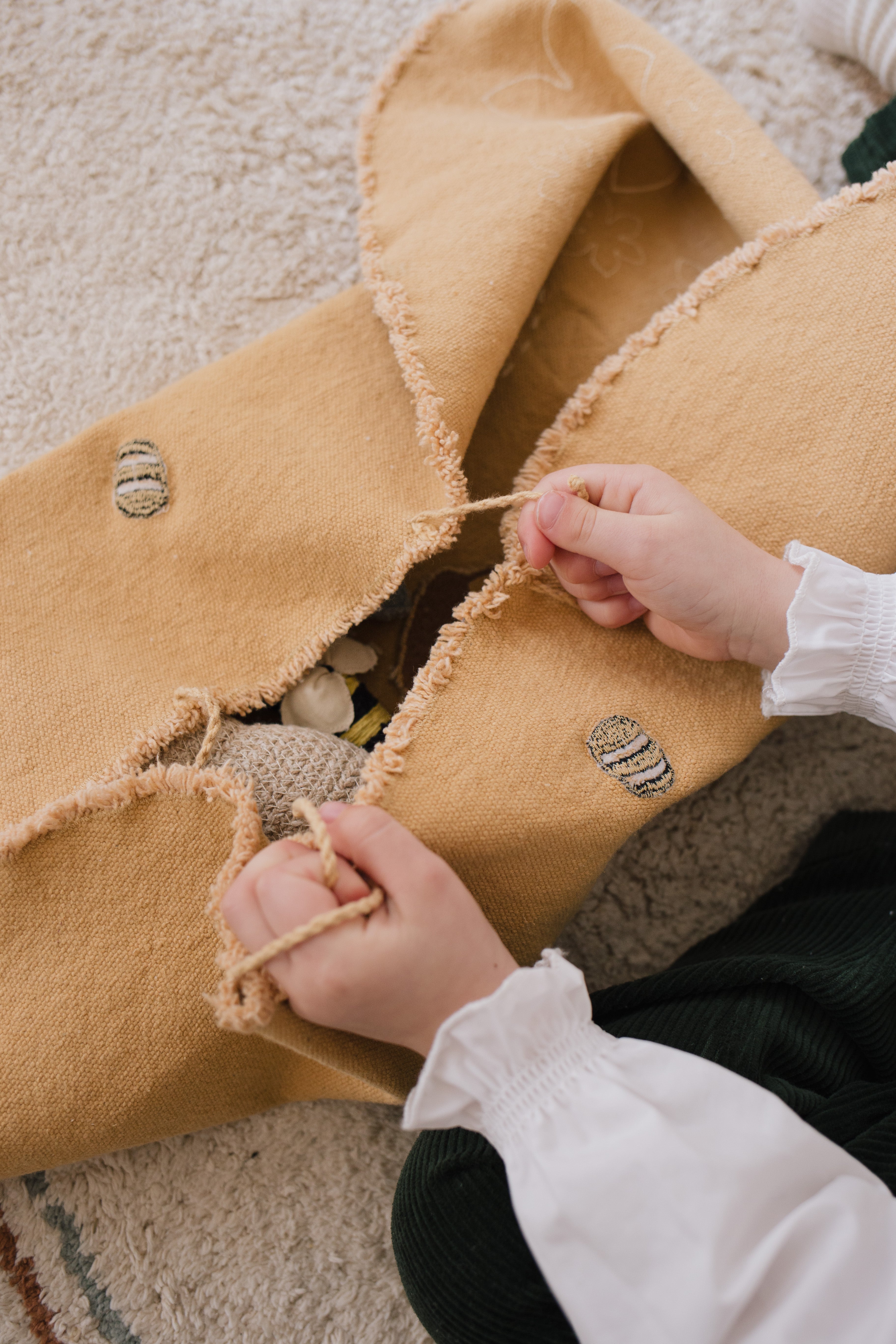 SMALL WORLD GREEN TOY NECTAR TO HONEY、mySite、gigharbornorthrealestate