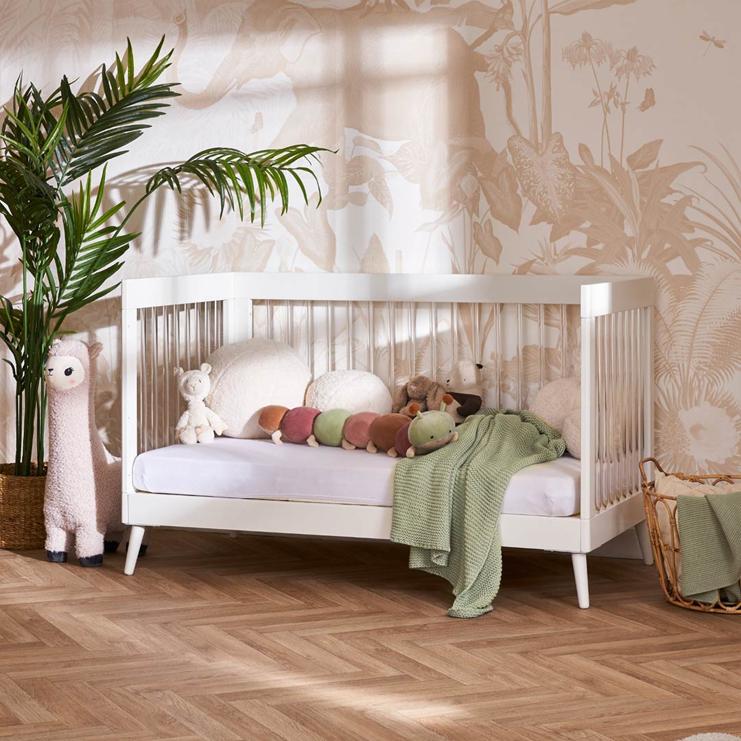 Obaby Maya Cot Bed - Scandi White + Acrylic、mySite、merchandisen