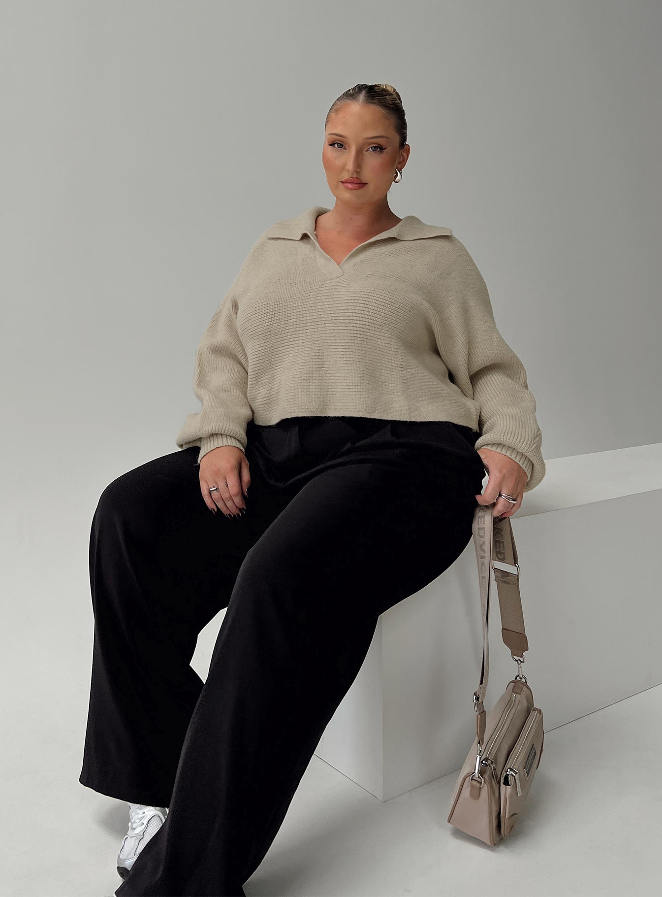 Tiara Cropped Sweater Beige Curve、mySite、solidvoid