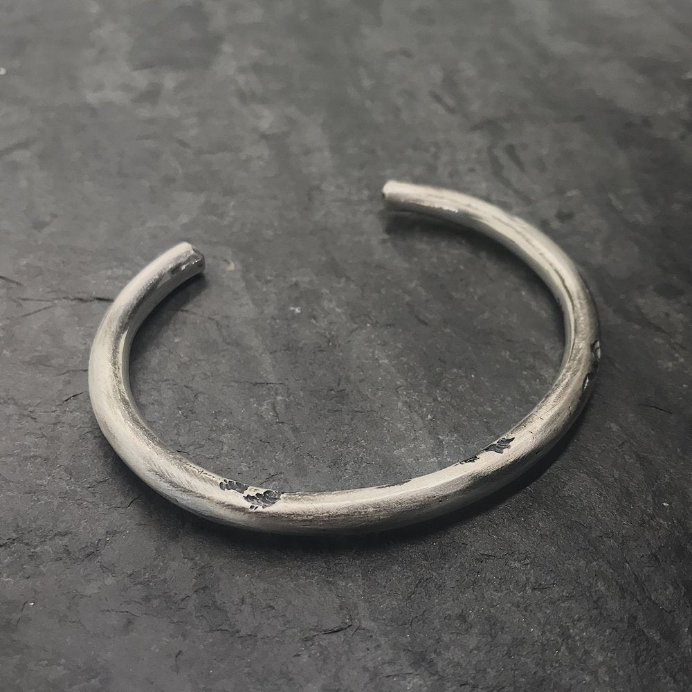  Toro Cuff in Oxidized Silver、mySite、merchandisen