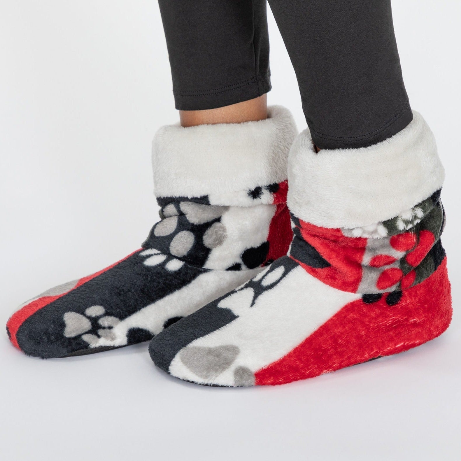 Super Cozy Paw Print Fleece Slipper Booties、mySite、camillekostekn