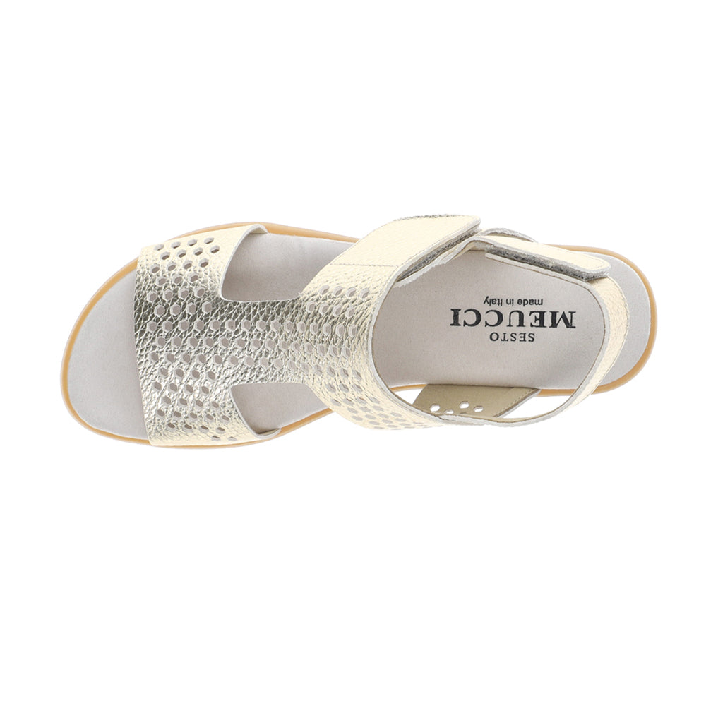 Elicia Comfort Cut-Outs Metallic T-Strap Sandals、mySite、gtrtttuynbv