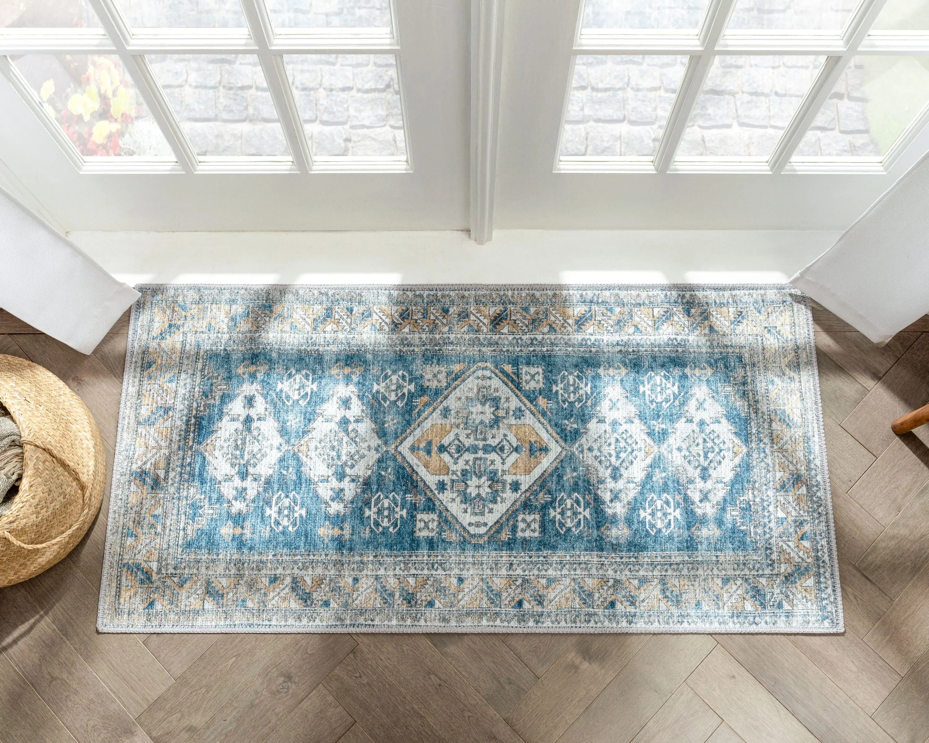 Habra Machine Washable Vintage Medallion Oriental Light Blue Flat-Weave Distressed Rug、mySite、gigharbornorthrealestate